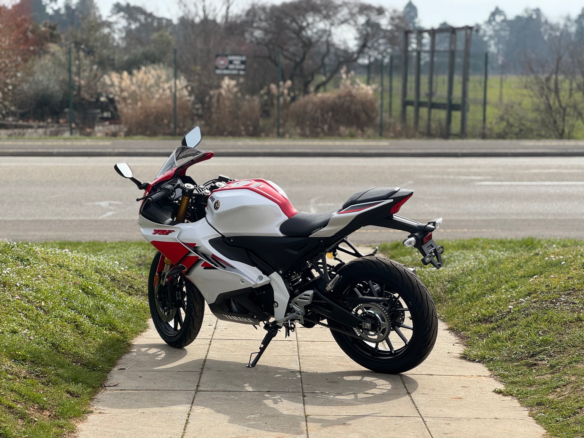 YAMAHA YZF-R 125 ABS 70th Anniversary-image-3