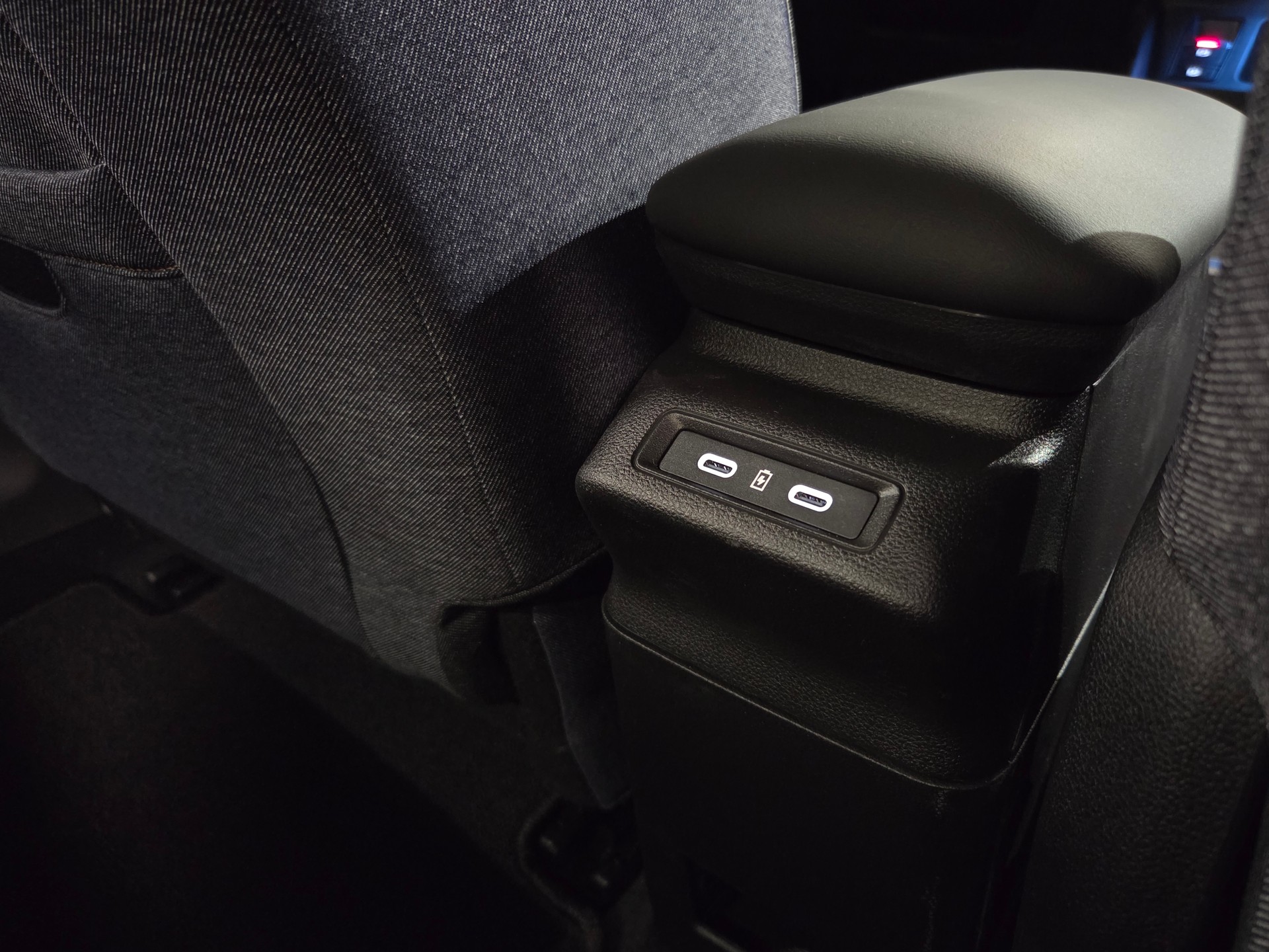 RENAULT R4 E-Tech Comfort Range techno-image-19