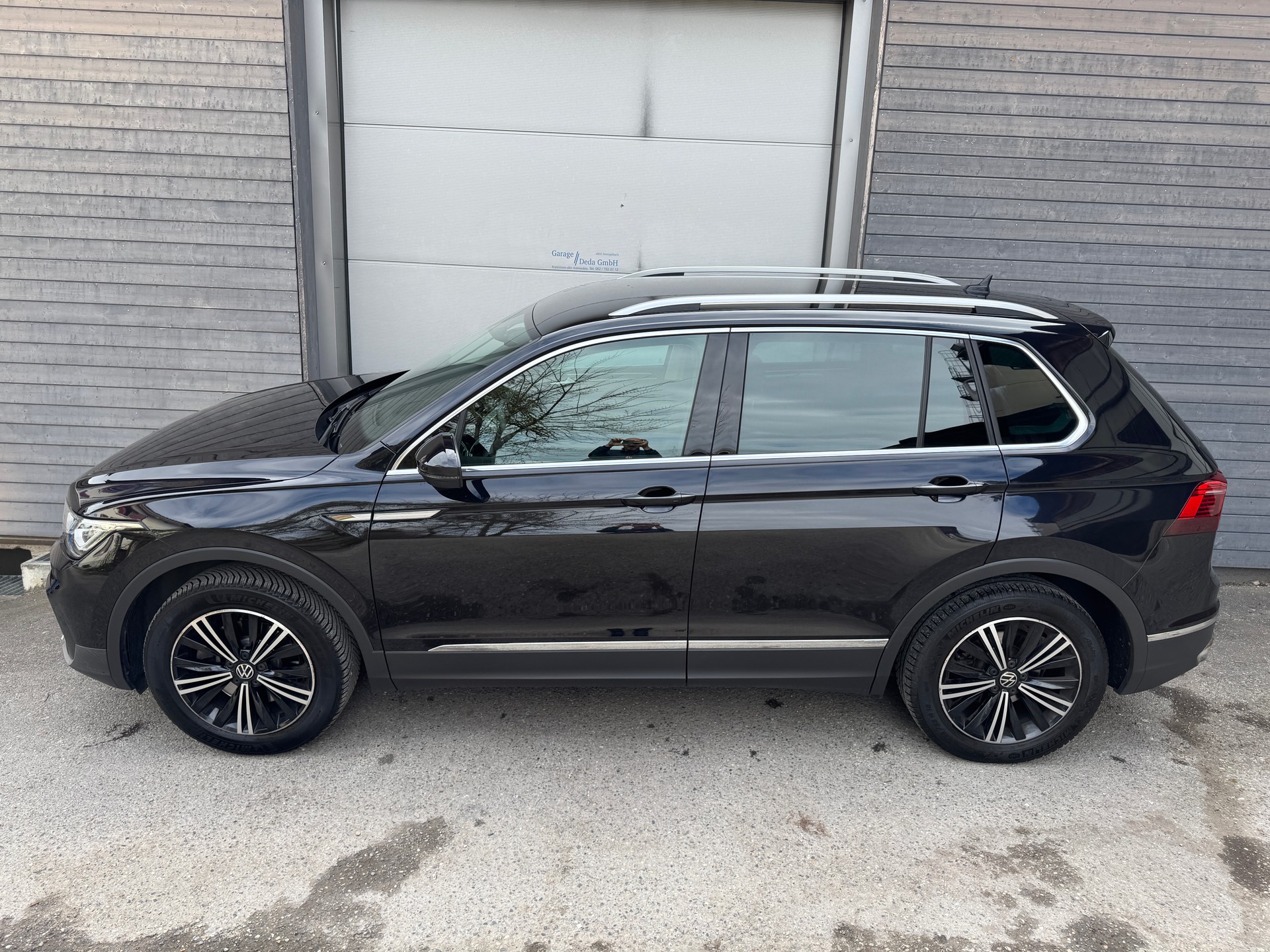 VW Tiguan 2.0 TDI SCR Elegance 4Motion DSG-image-3