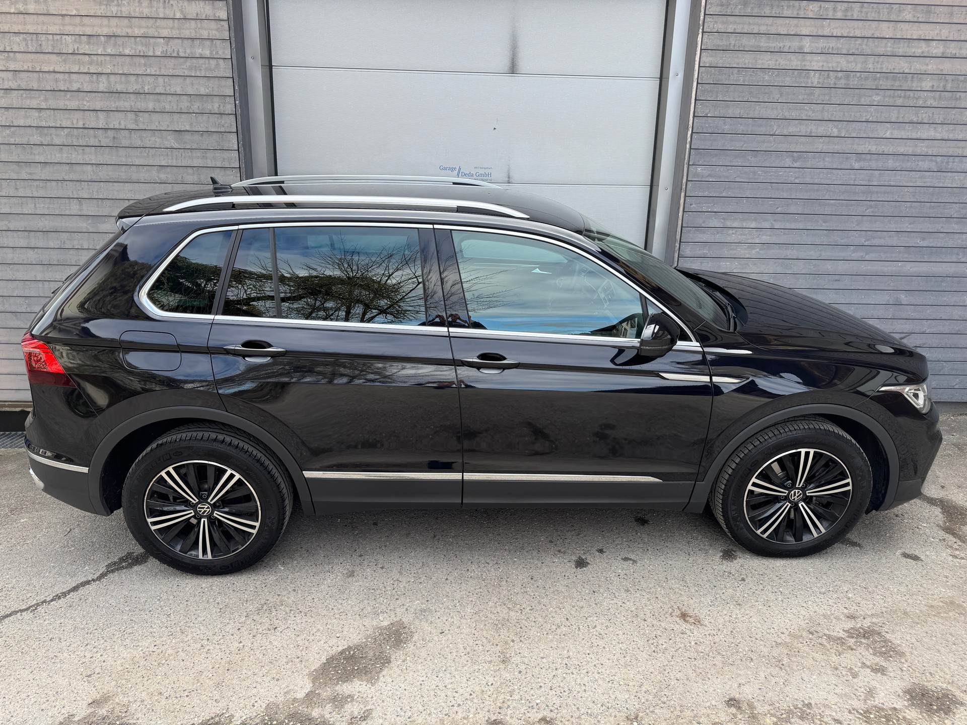 VW Tiguan 2.0 TDI SCR Elegance 4Motion DSG-image-6