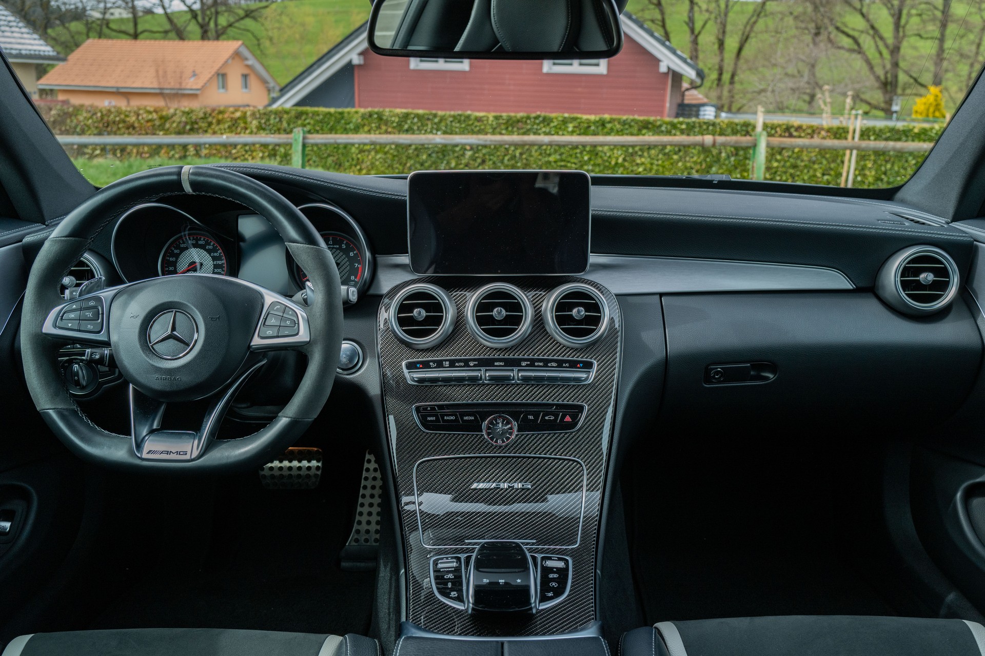 MERCEDES-BENZ C 63 S-image-12