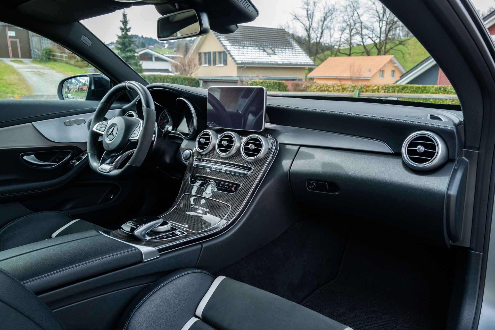 MERCEDES-BENZ C 63 S-image-15