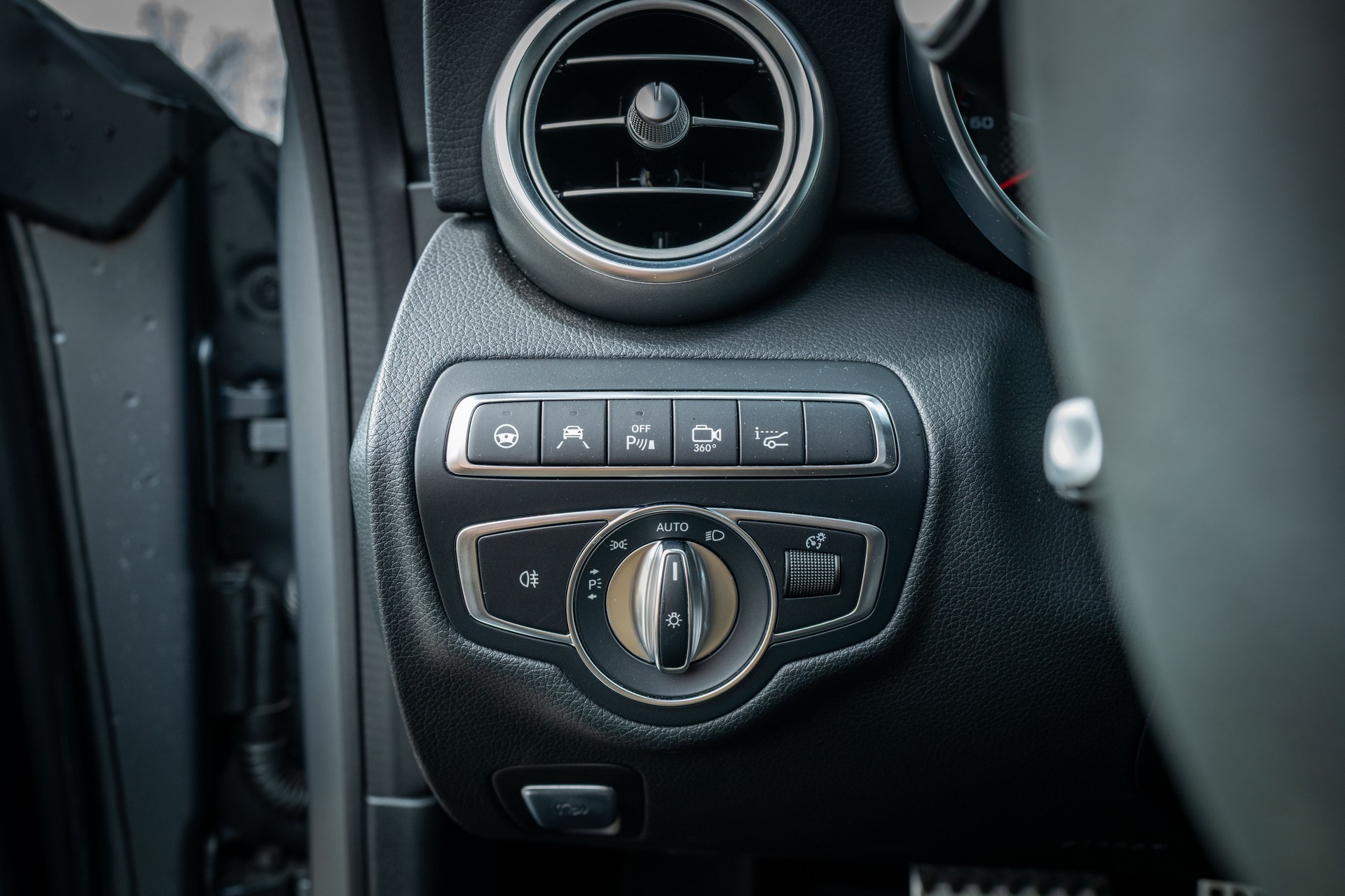 MERCEDES-BENZ C 63 S-image-14