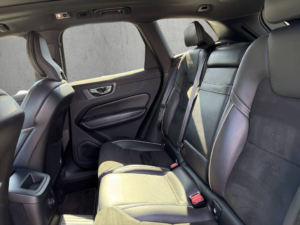 VOLVO XC60 2.0 T8 TE R-Design eAWD-image-14