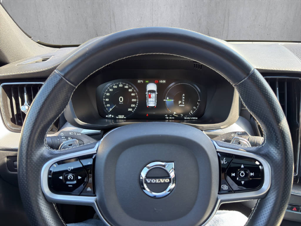 VOLVO XC60 2.0 T8 TE R-Design eAWD-image-10