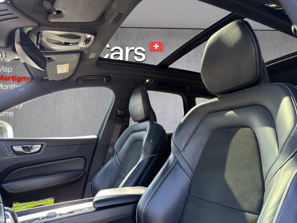 VOLVO XC60 2.0 T8 TE R-Design eAWD-image-13