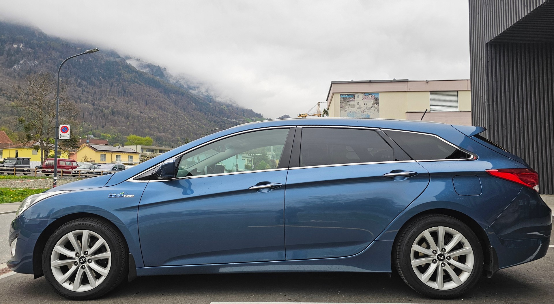 HYUNDAI i40 Wagon 1.7 CRDI Style-image-1