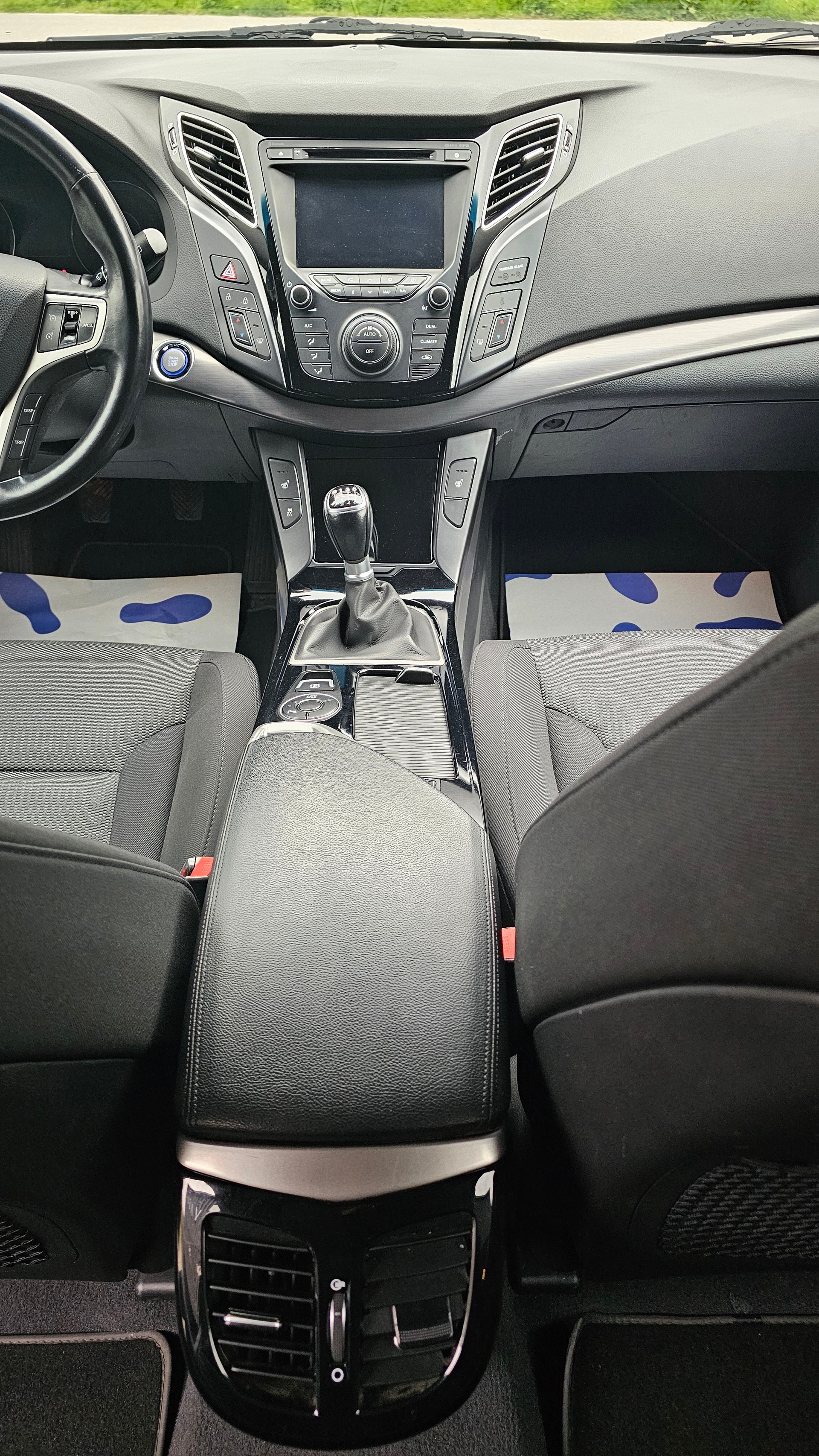 HYUNDAI i40 Wagon 1.7 CRDI Style-image-11