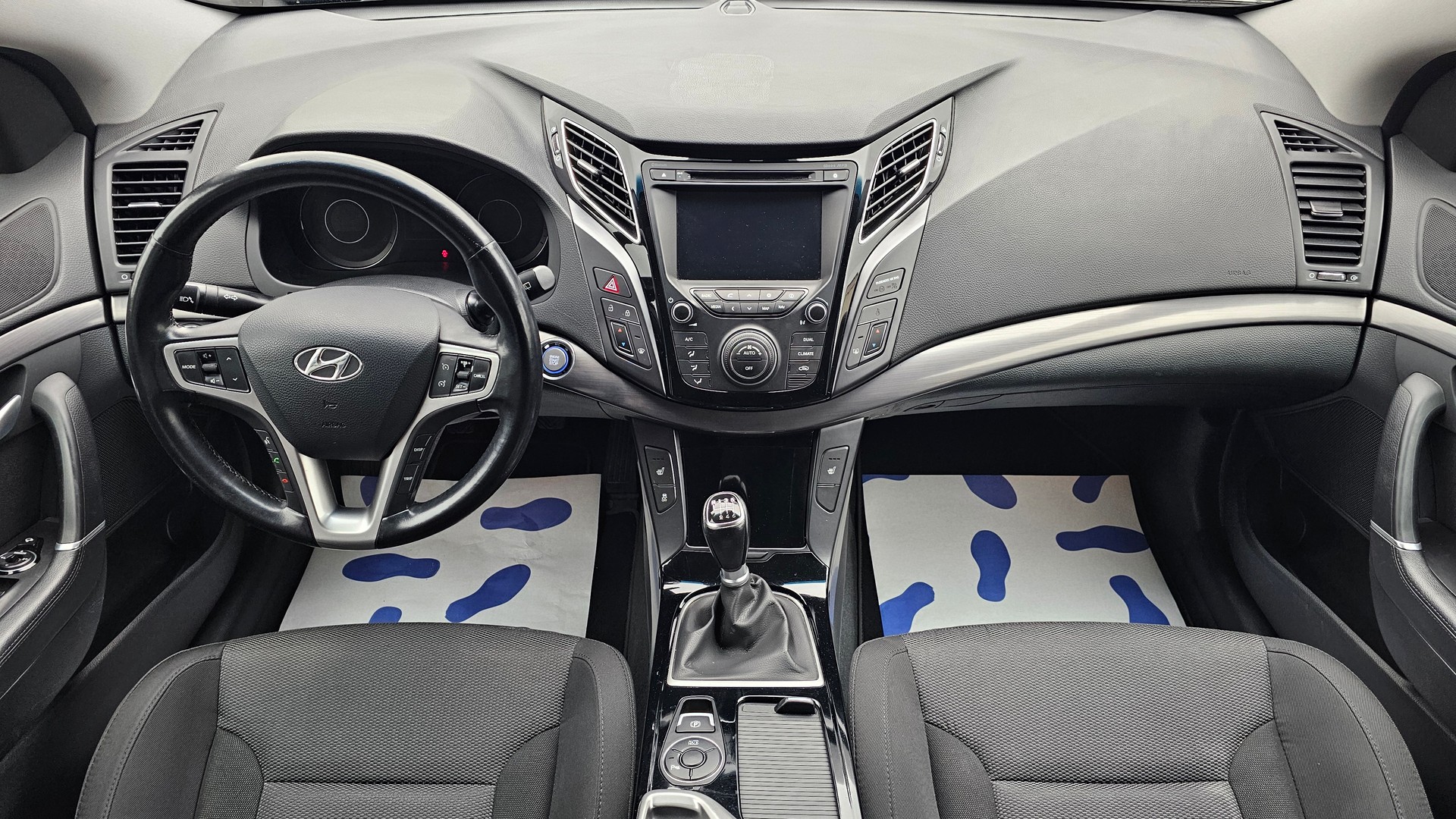 HYUNDAI i40 Wagon 1.7 CRDI Style-image-8