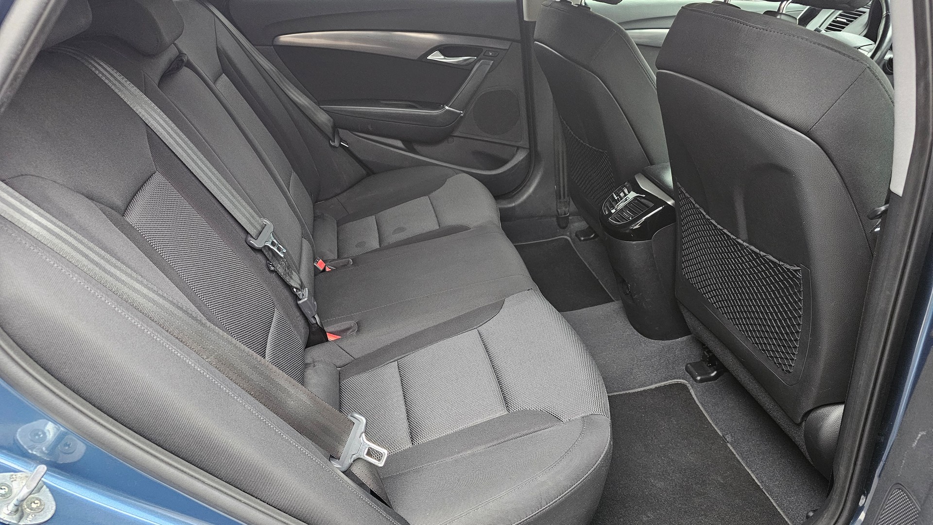 HYUNDAI i40 Wagon 1.7 CRDI Style-image-13