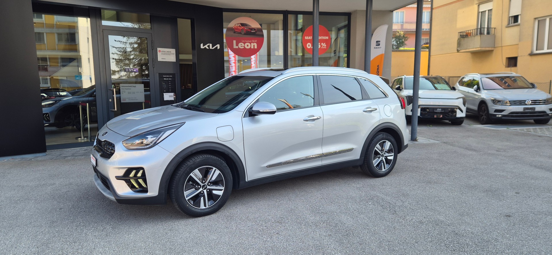 KIA Niro 1.6GDi Plug-in Hybrid Style DCT-image-3