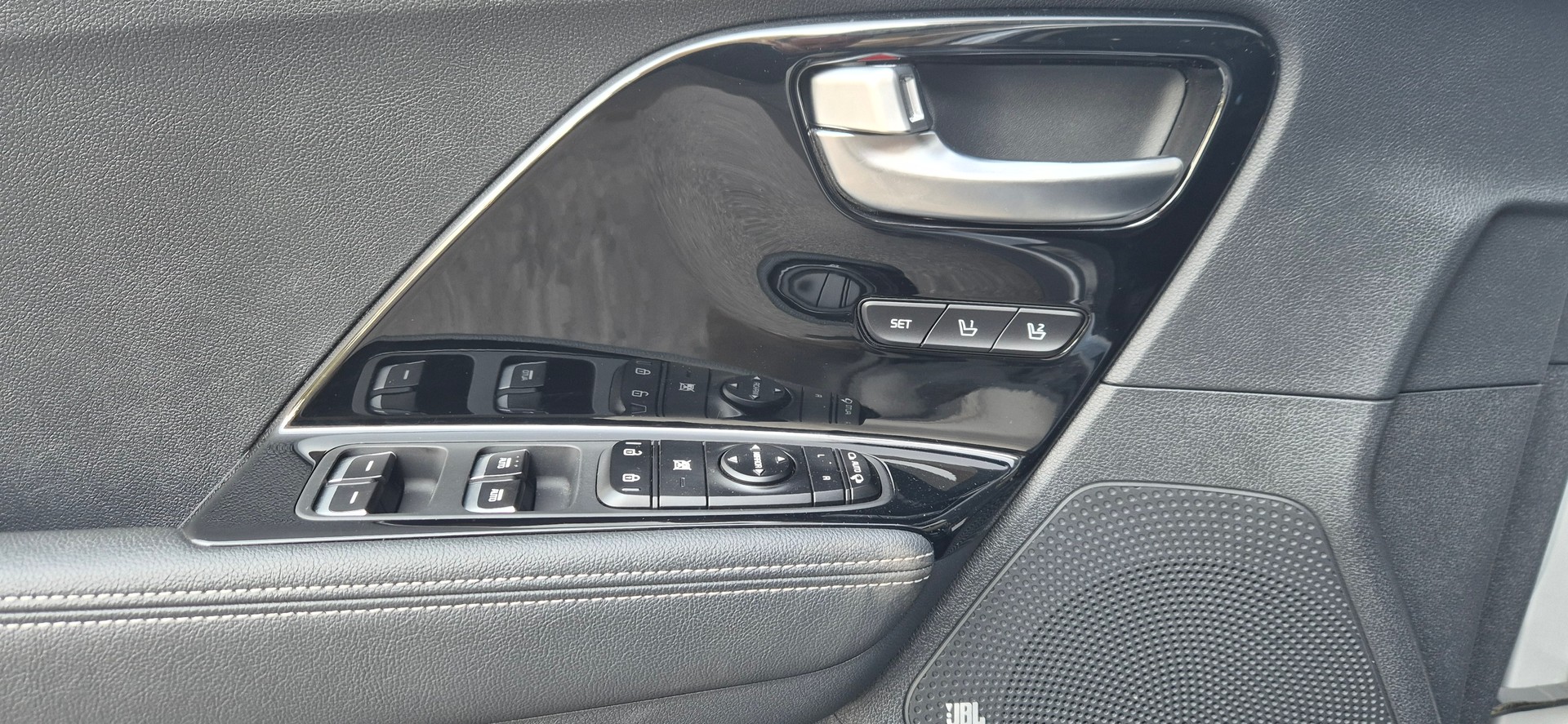 KIA Niro 1.6GDi Plug-in Hybrid Style DCT-image-9