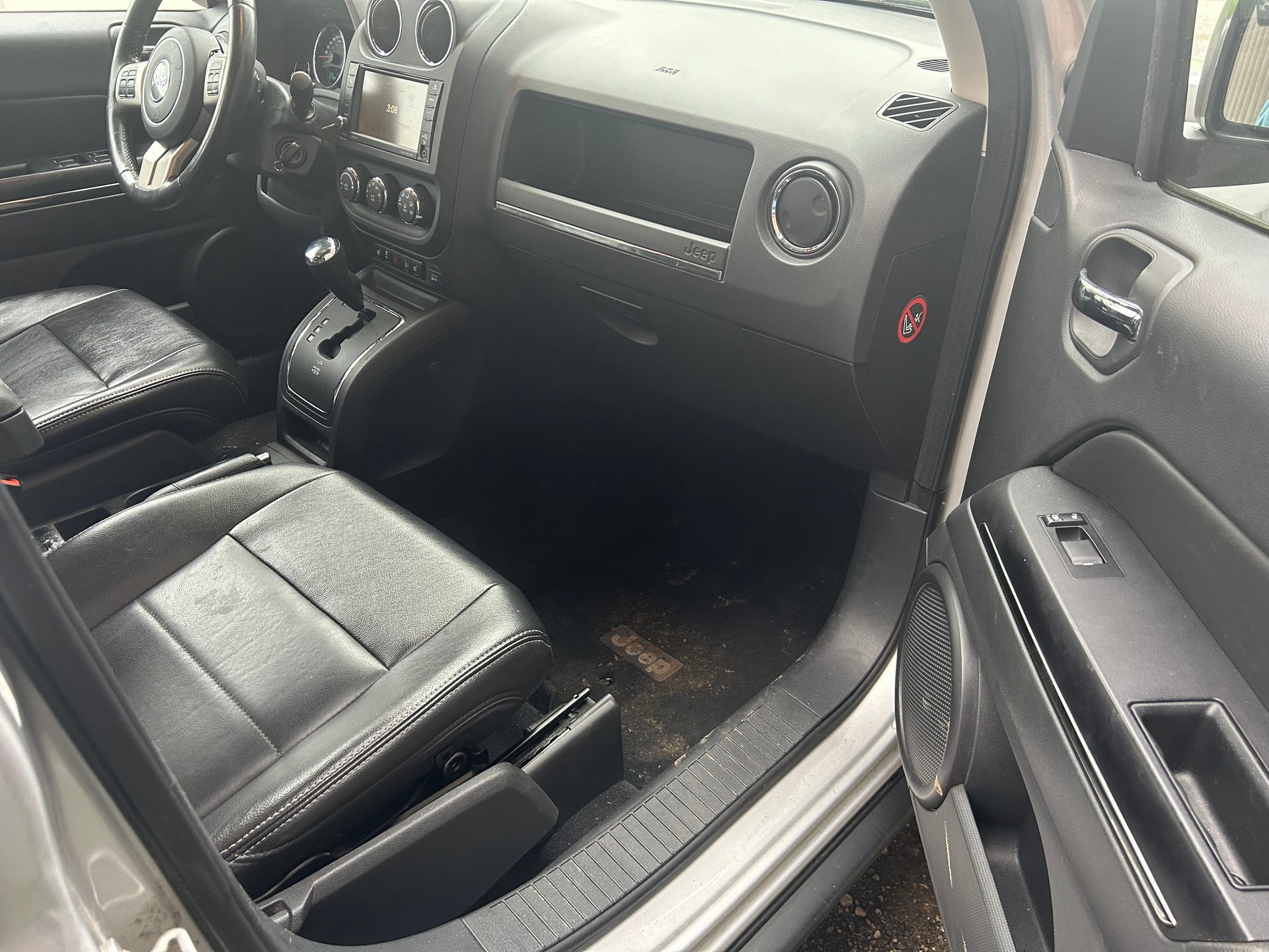 JEEP Compass 2.4 Limited CVT-image-13