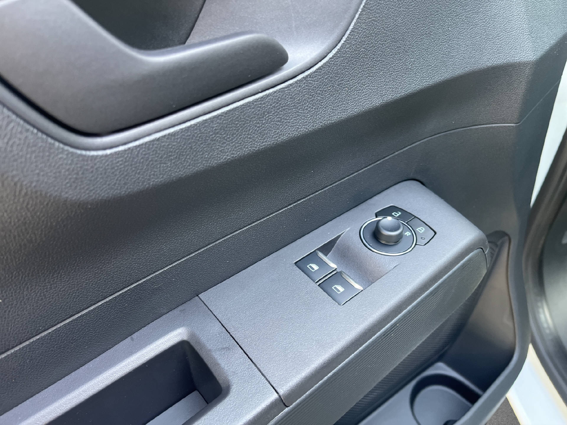 FORD Transit Courier Van 1.0 EcoBoost Trend-image-12