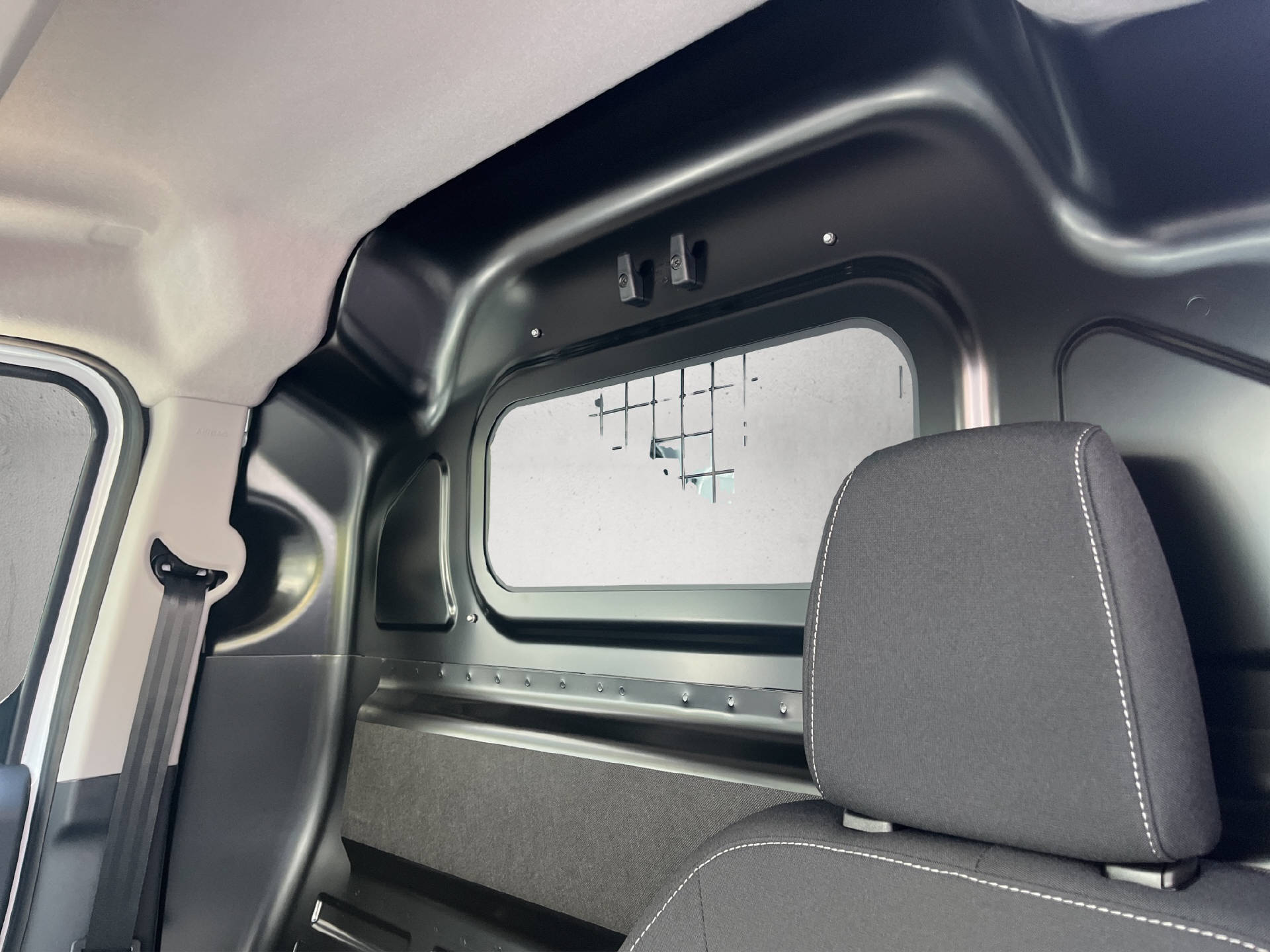 FORD Transit Courier Van 1.0 EcoBoost Trend-image-25