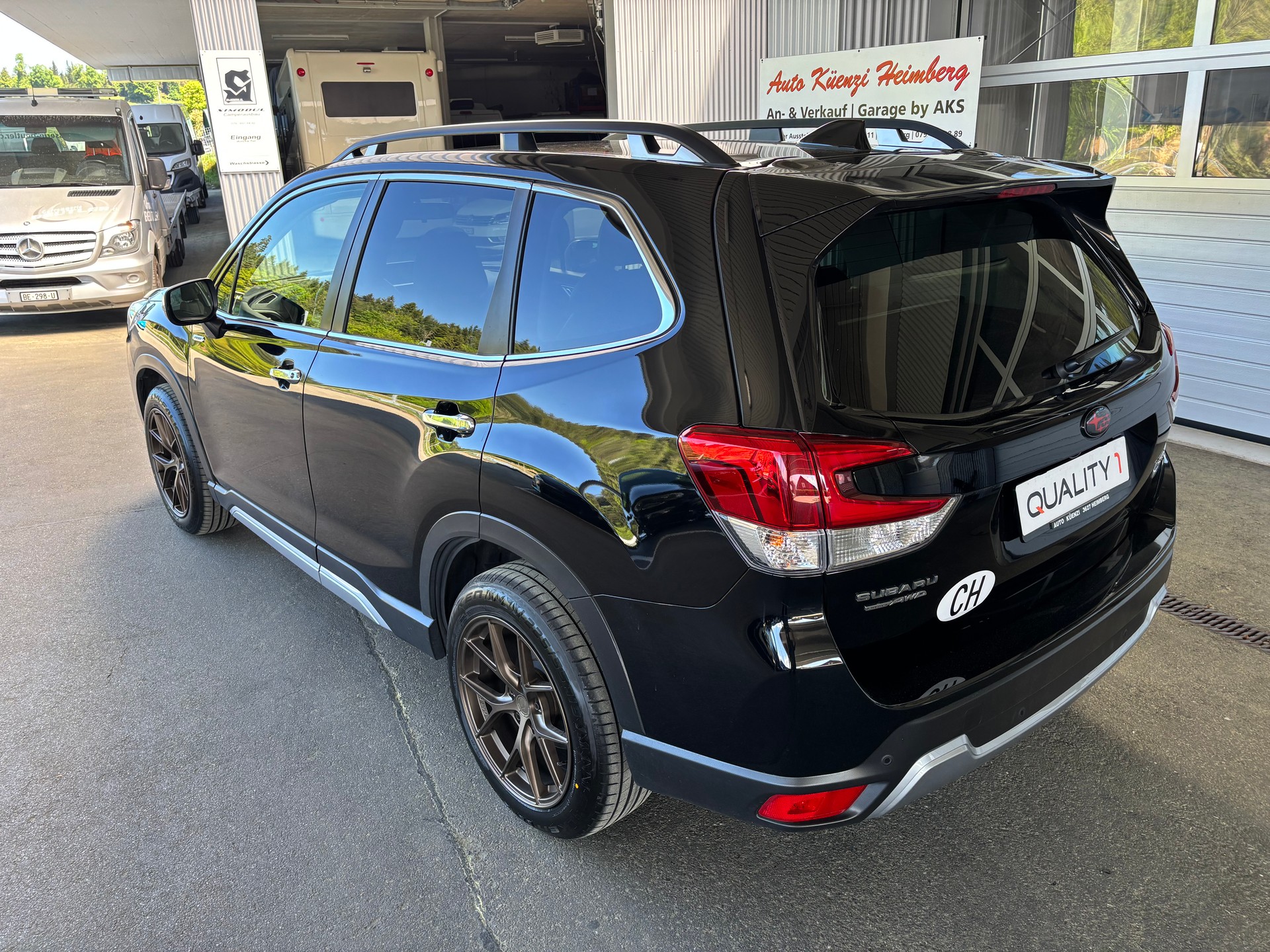 SUBARU Forester 2.0i e-Boxer Luxury Lineartronic-showroom-element-2