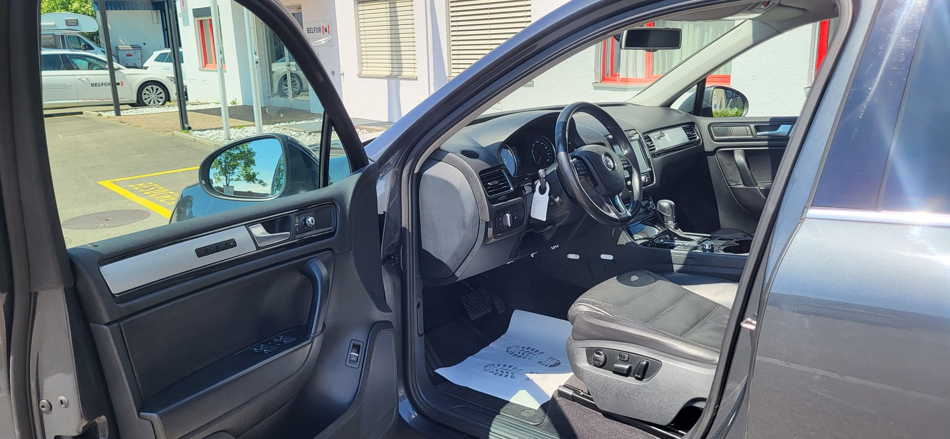 VW Touareg 3.0 TDI BMT Value Tiptronic-image-8