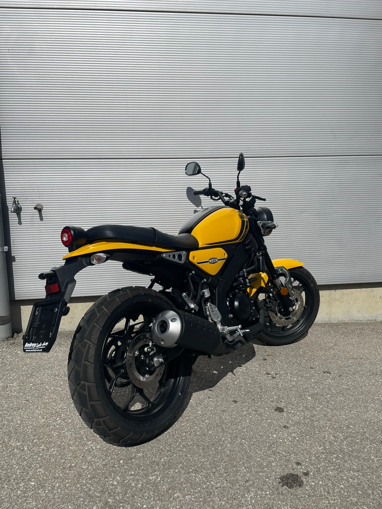 YAMAHA XSR 125-image-2