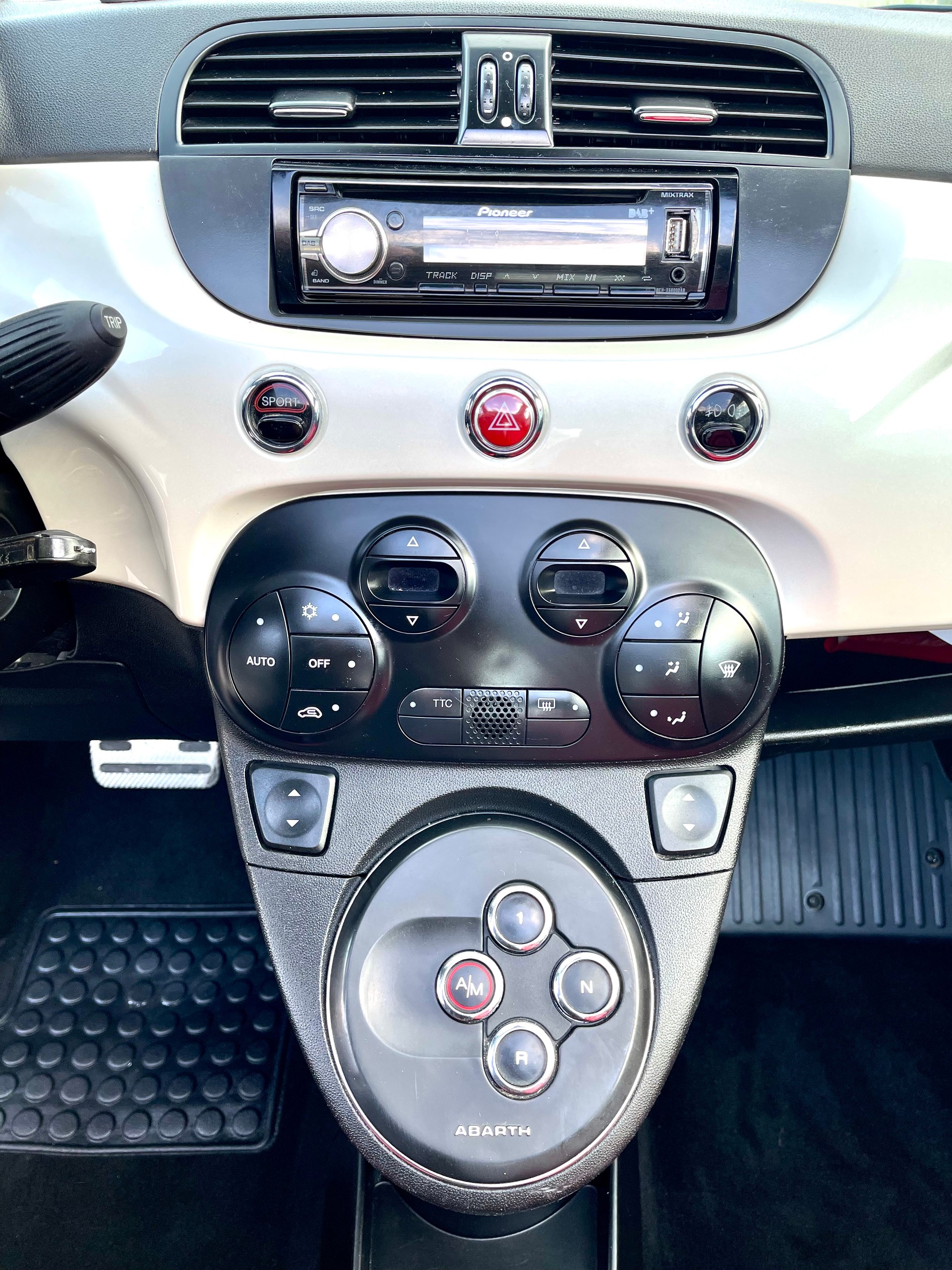 FIAT 595 1.4 16V Turbo Abarth Competizione Dualogic-image-25