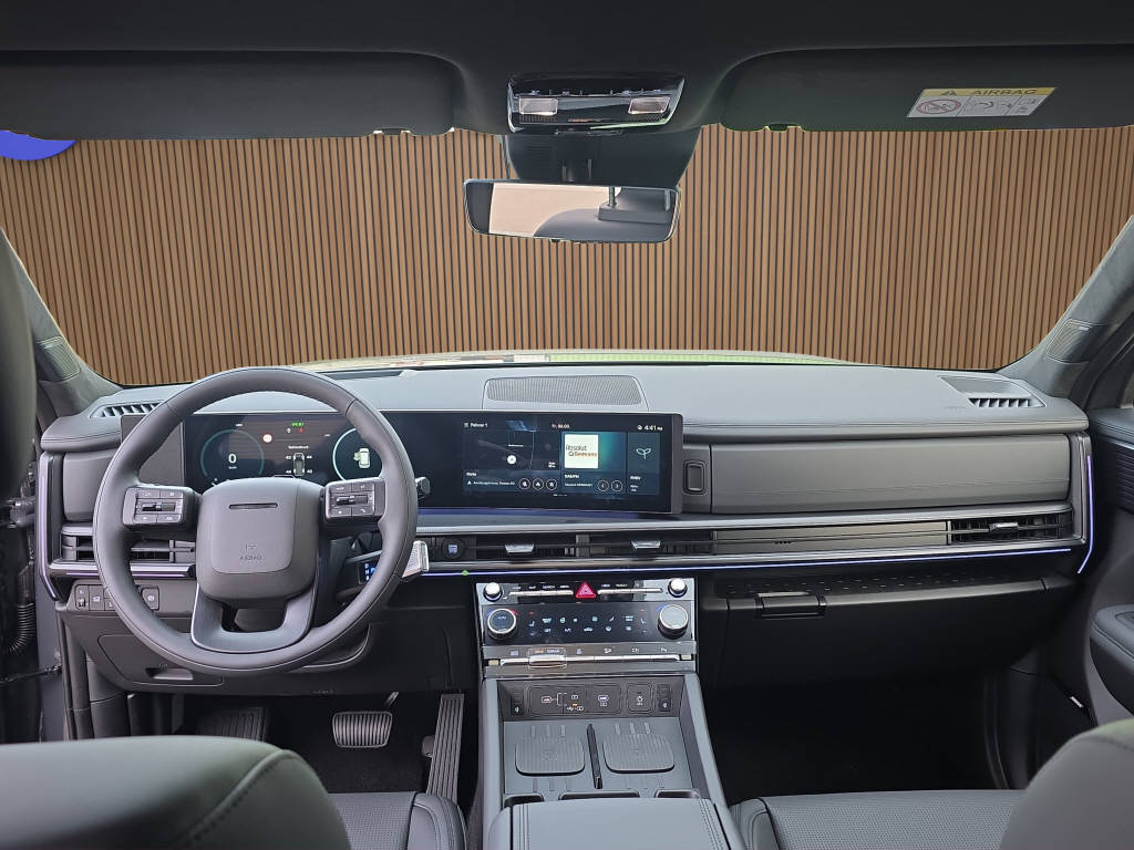 HYUNDAI Santa Fe 1.6 T-GDi PHEV Calligraphy AWD 7Plätzer-image-17