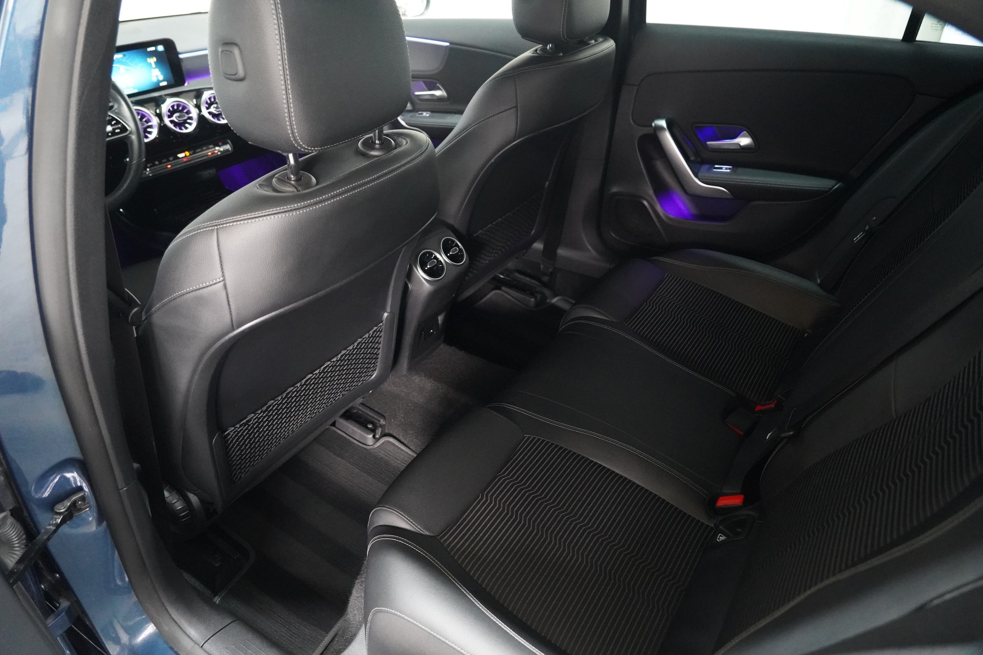 MERCEDES-BENZ A 180 Night Star 7G-DCT-image-11