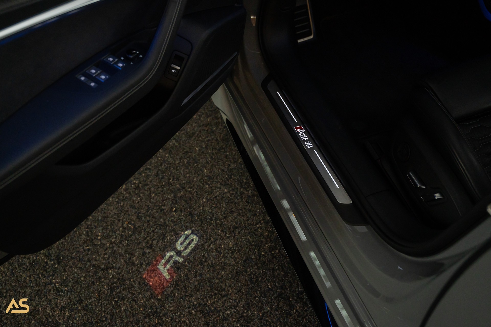 AUDI RS6 Avant 4.0 TFSI V8 Quattro *NARDO* KERAMIK | PANO | HEAD-UP | SOFT-CLOSE | WERKSGARANTIE | 305 km/h-image-24