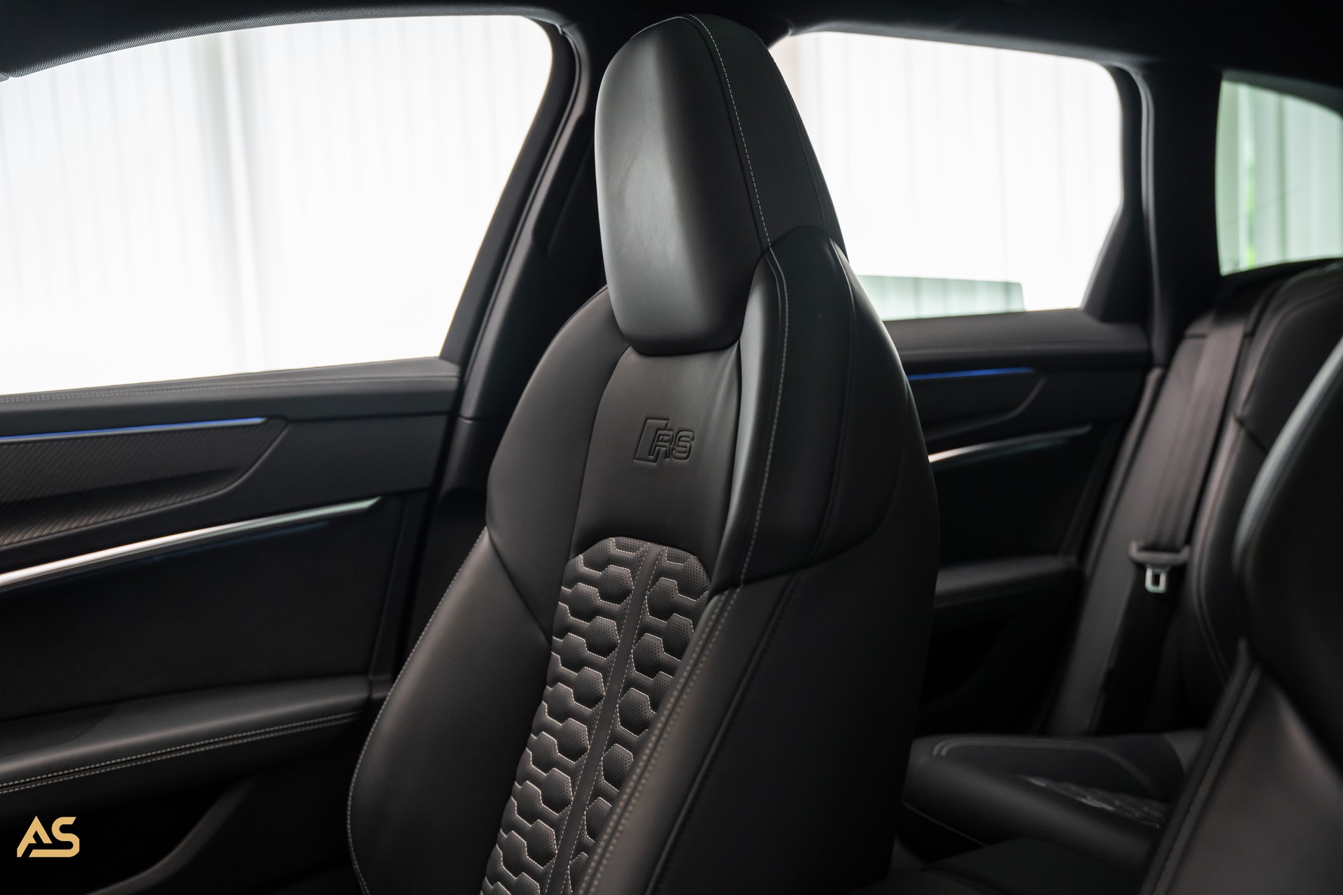 AUDI RS6 Avant 4.0 TFSI V8 Quattro *NARDO* KERAMIK | PANO | HEAD-UP | SOFT-CLOSE | WERKSGARANTIE | 305 km/h-image-27