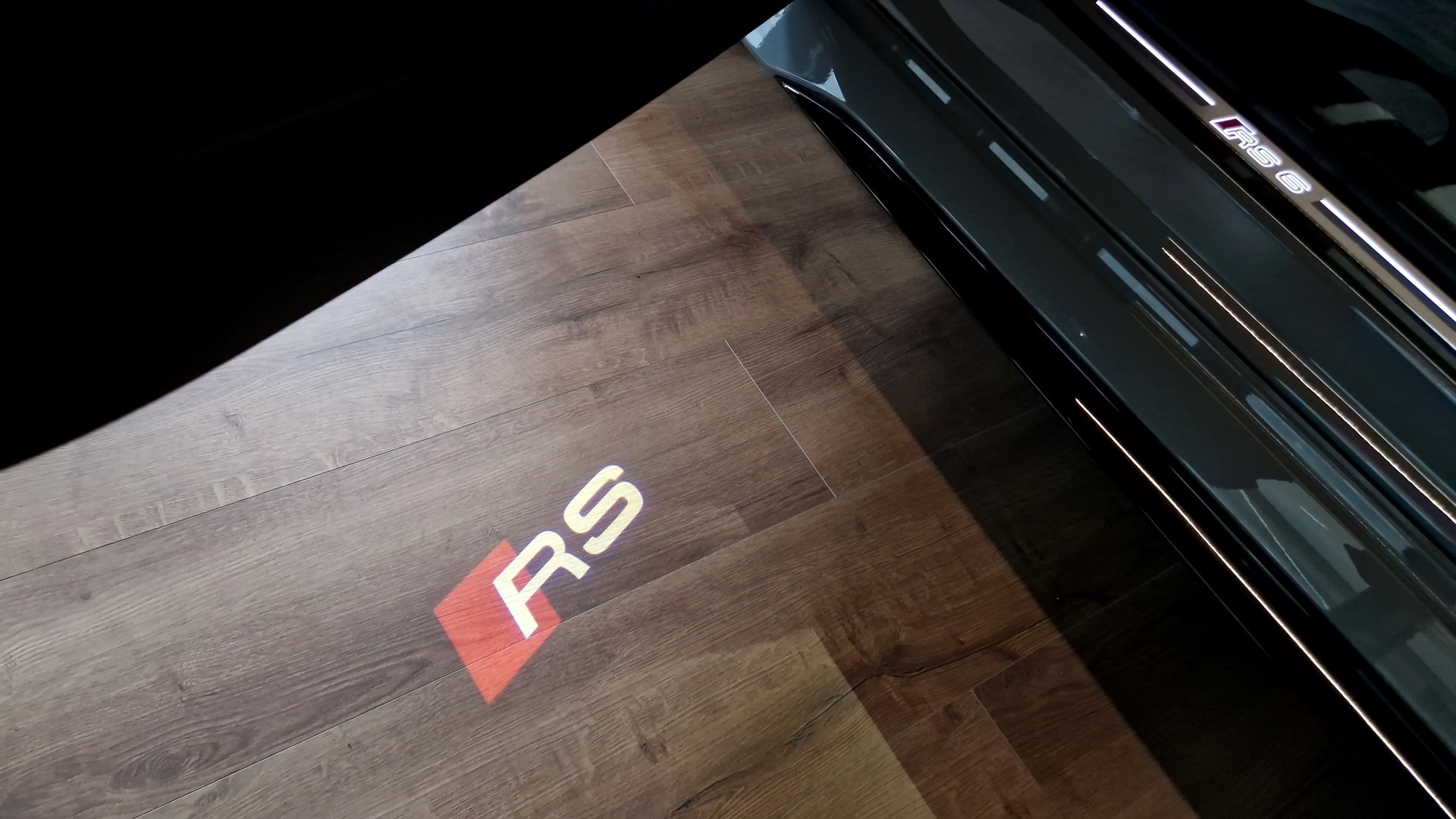 AUDI RS6 Avant 4.0 TFSI V8 Quattro *NARDO* KERAMIK | PANO | HEAD-UP | SOFT-CLOSE | WERKSGARANTIE | 305 km/h-showroom-element-2
