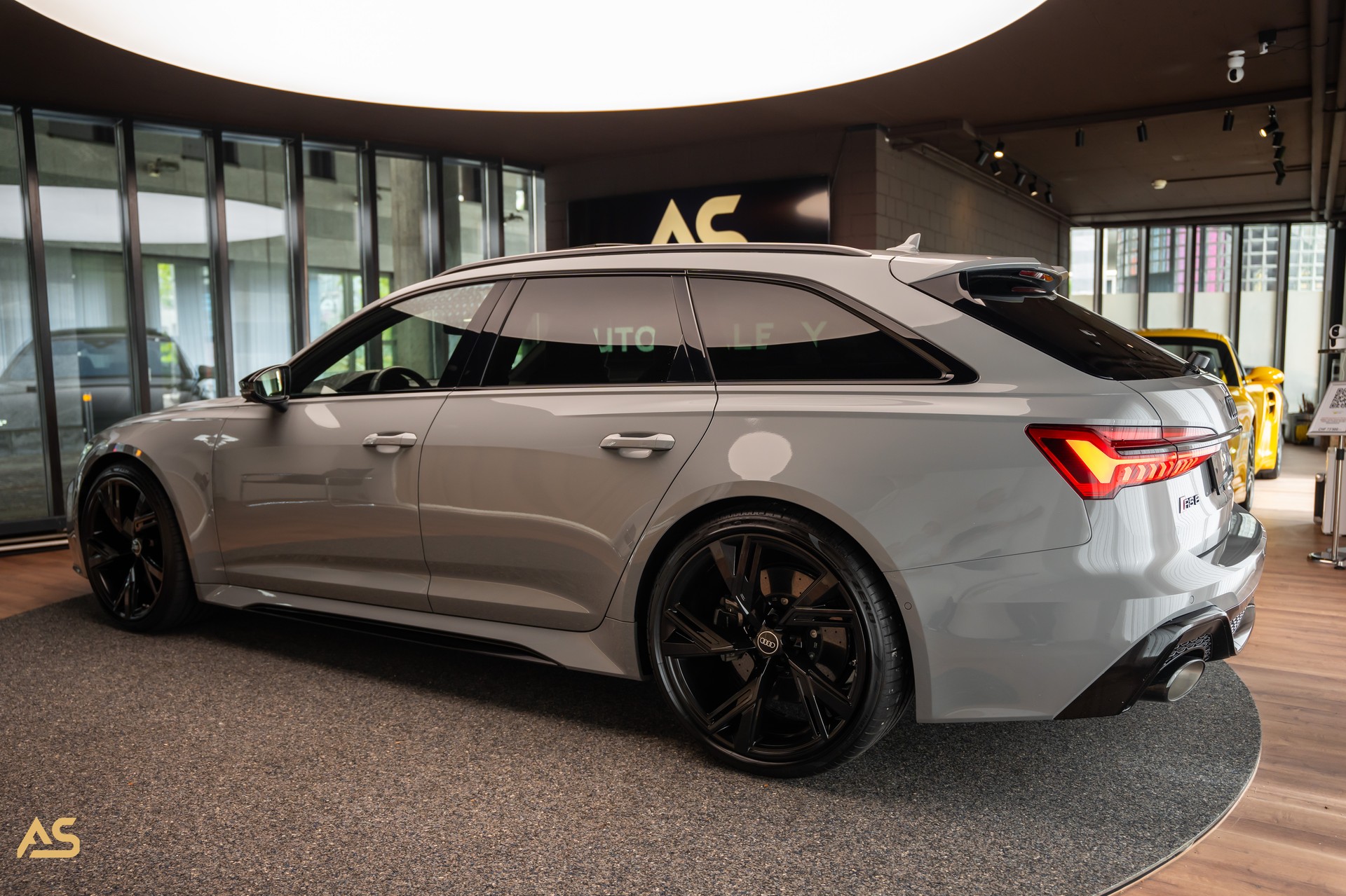 AUDI RS6 Avant 4.0 TFSI V8 Quattro *NARDO* KERAMIK | PANO | HEAD-UP | SOFT-CLOSE | WERKSGARANTIE | 305 km/h-image-5