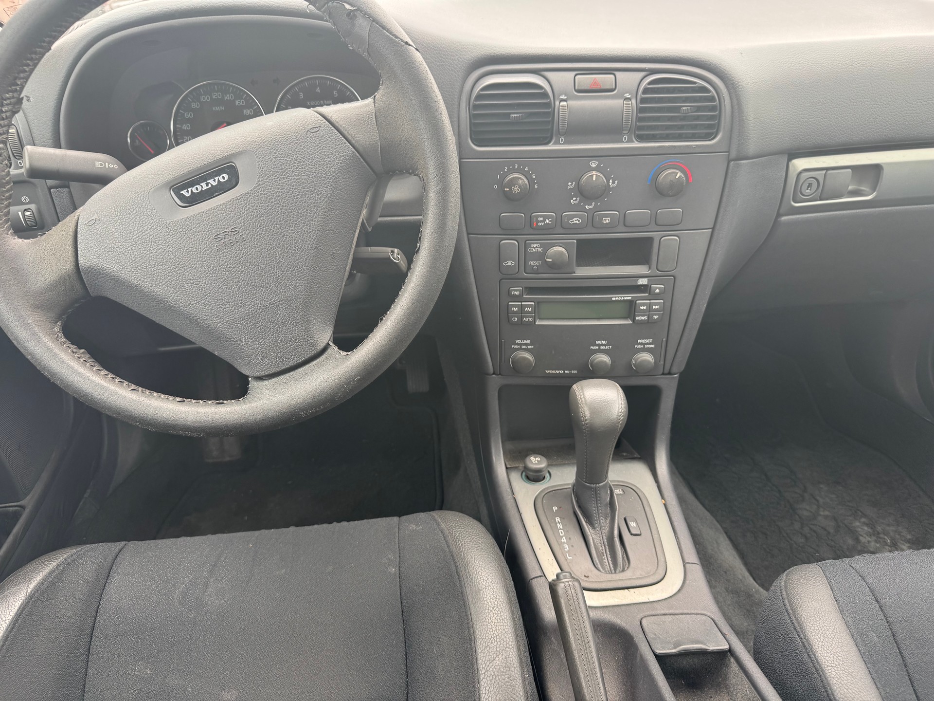 VOLVO S40 1.8-image-10