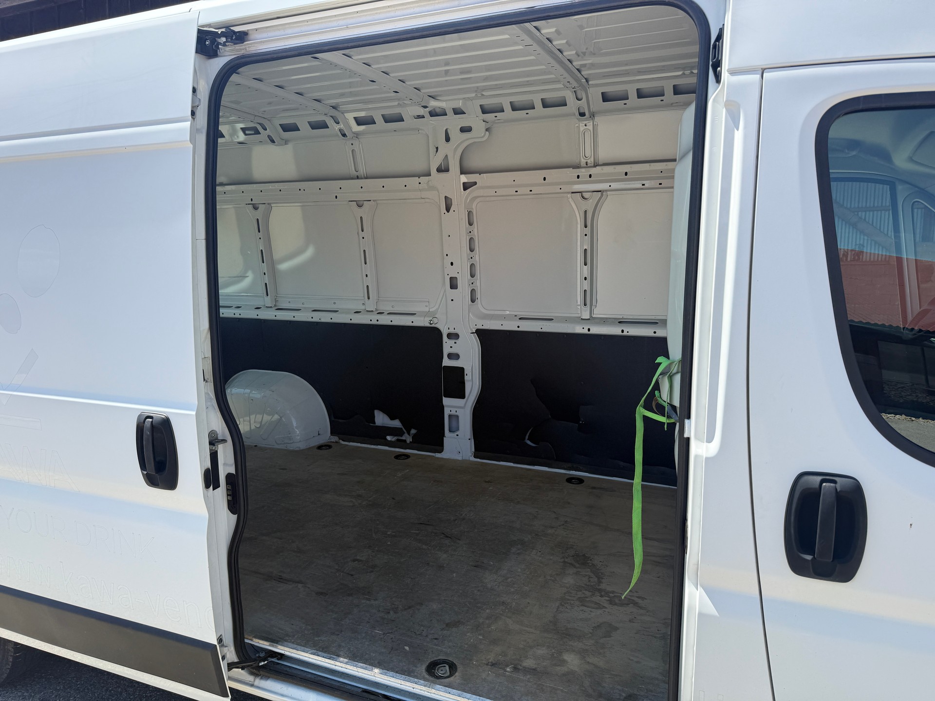 PEUGEOT Boxer 2.0 HDI 333 Active L3H2-image-8