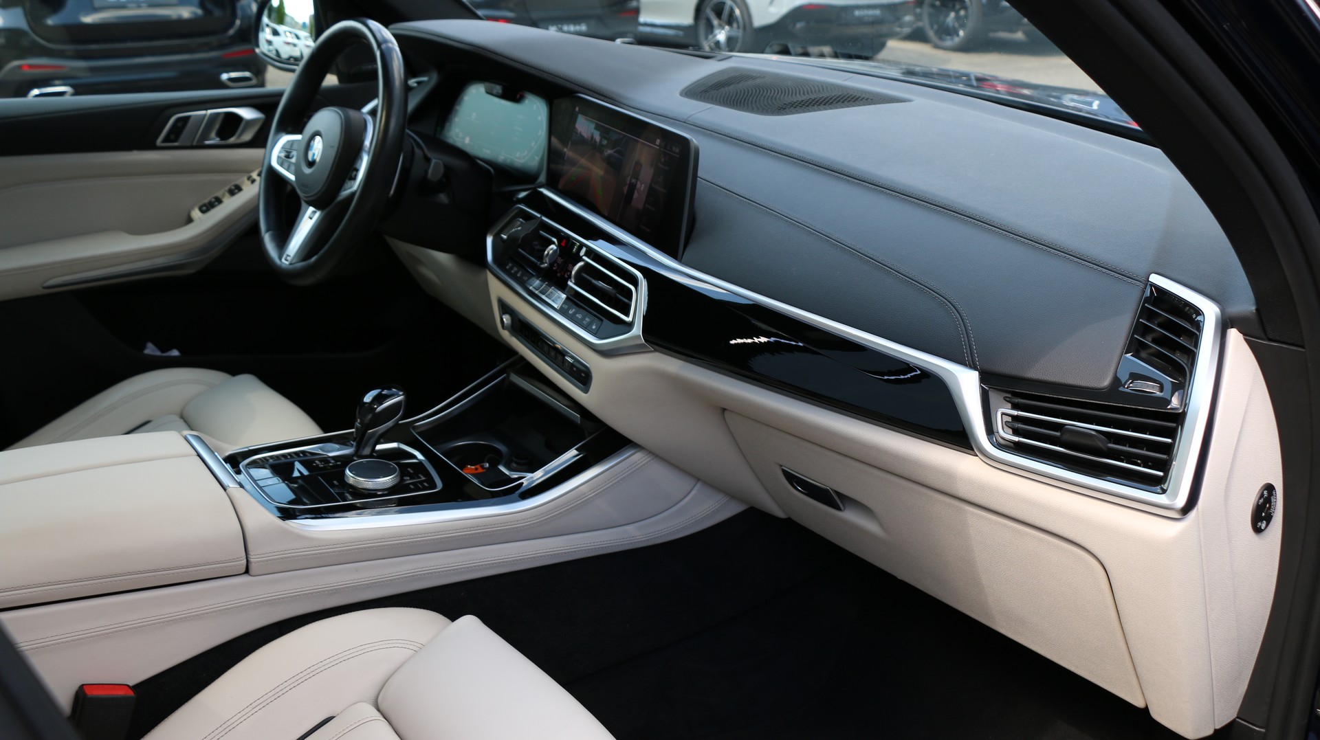 BMW X5 xDrive M50i-image-39
