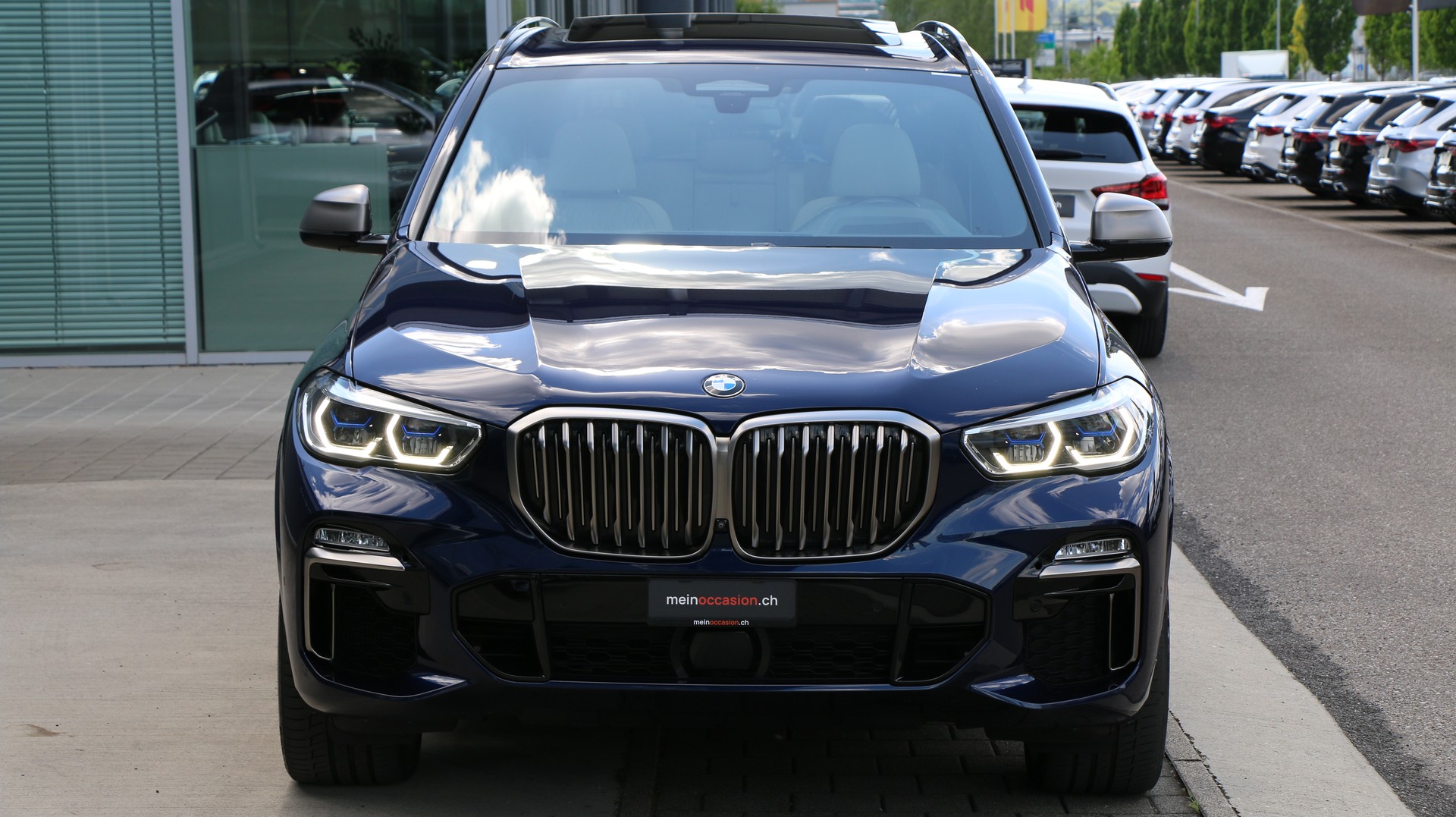 BMW X5 xDrive M50i-image-7
