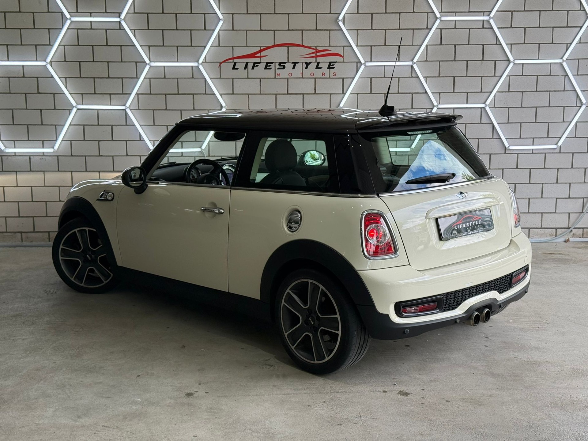 MINI Cooper S-image-2