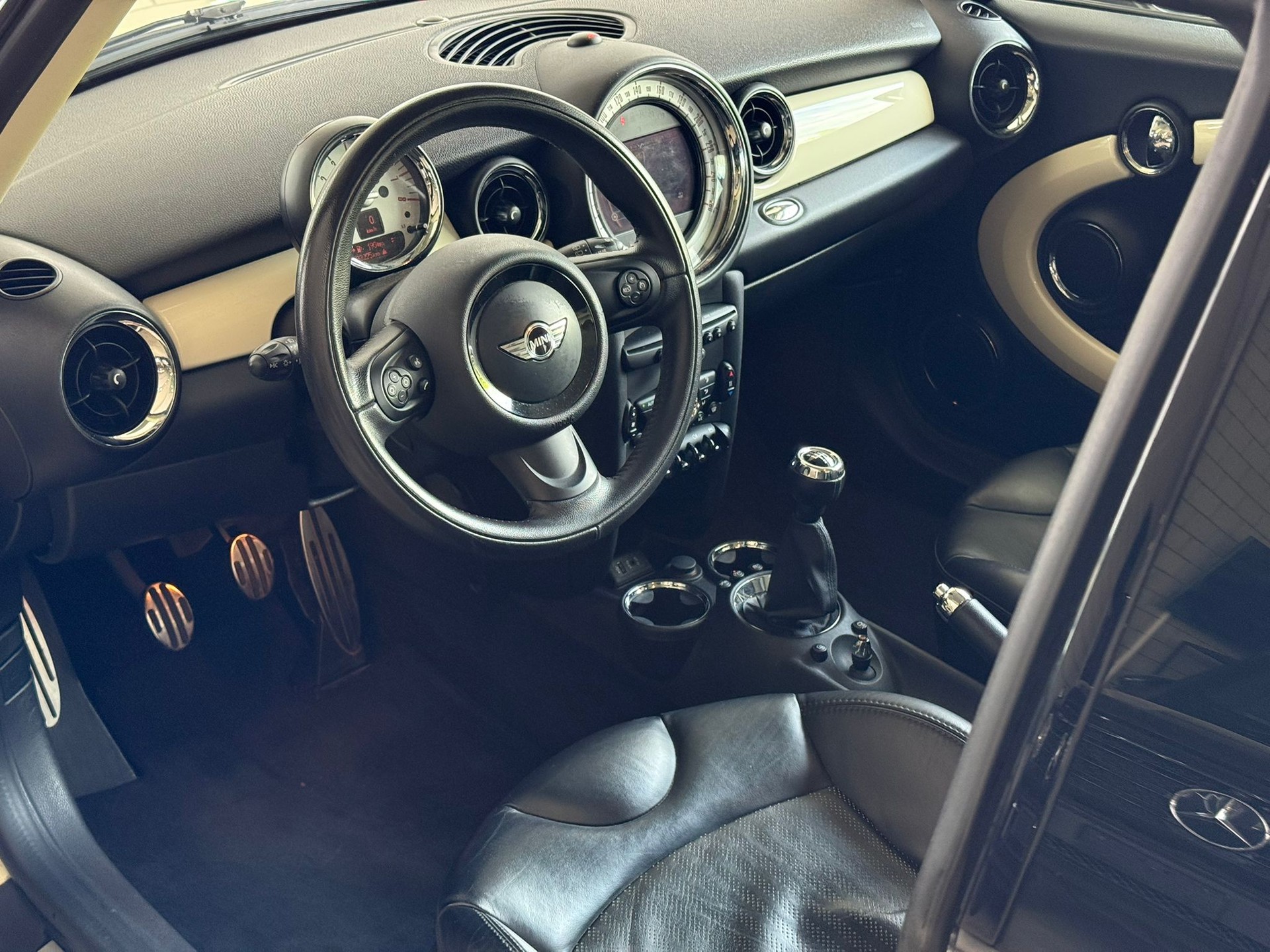 MINI Cooper S-image-6