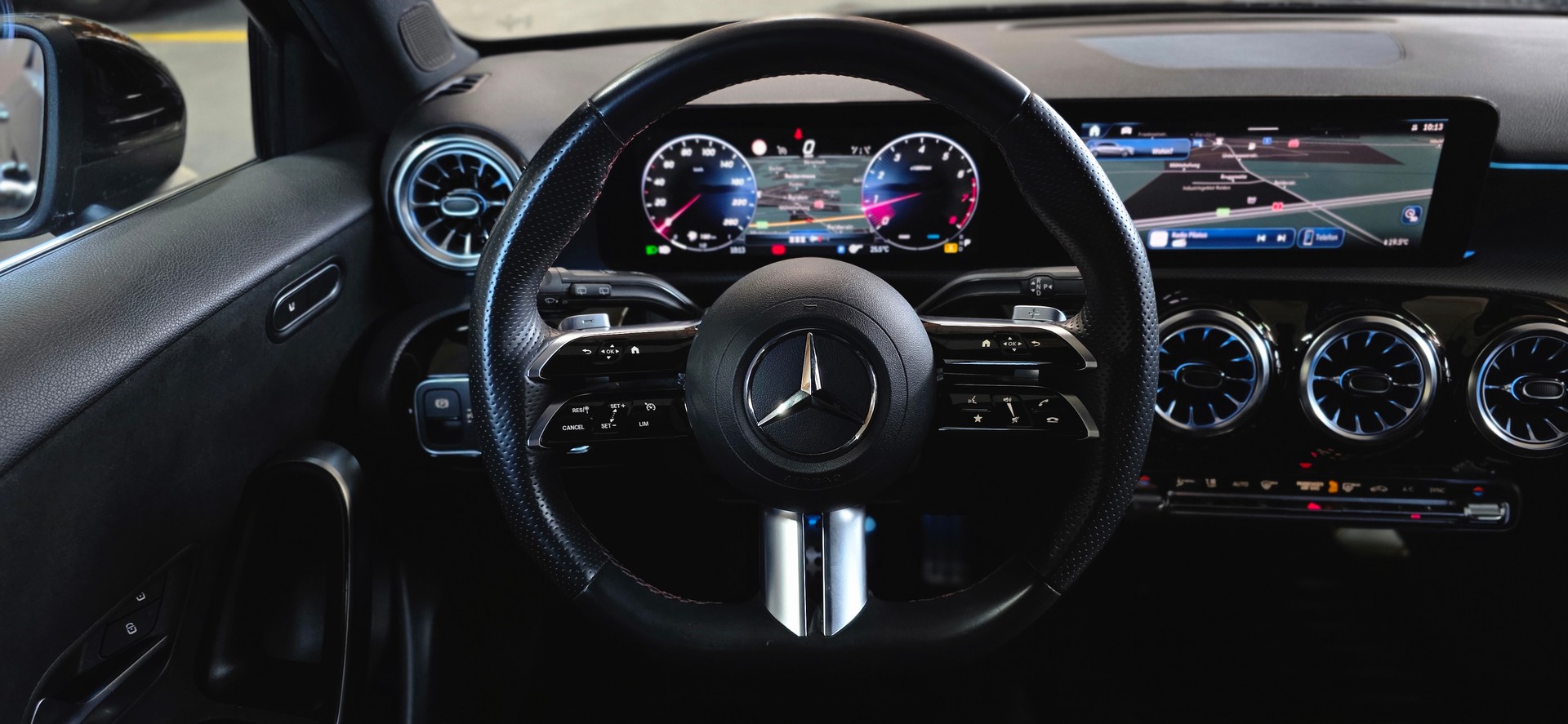 MERCEDES-BENZ A 250 4Matic AMG Line 4Matic 7G-DCT *ACC*LaneAssist*Rückfahrkamera*Ambientebeleuchtung*Navi*El. Sitze*Sitzheizung*-image-11