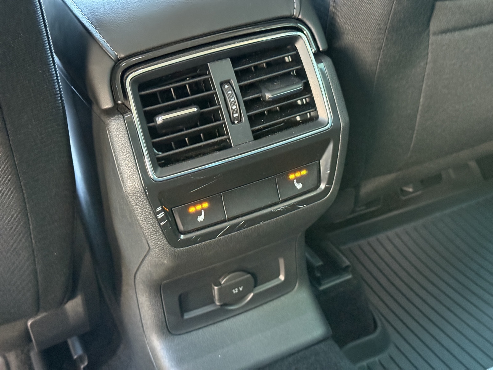 SKODA Karoq 2.0 TDI CR Style 4x4 DSG-image-20