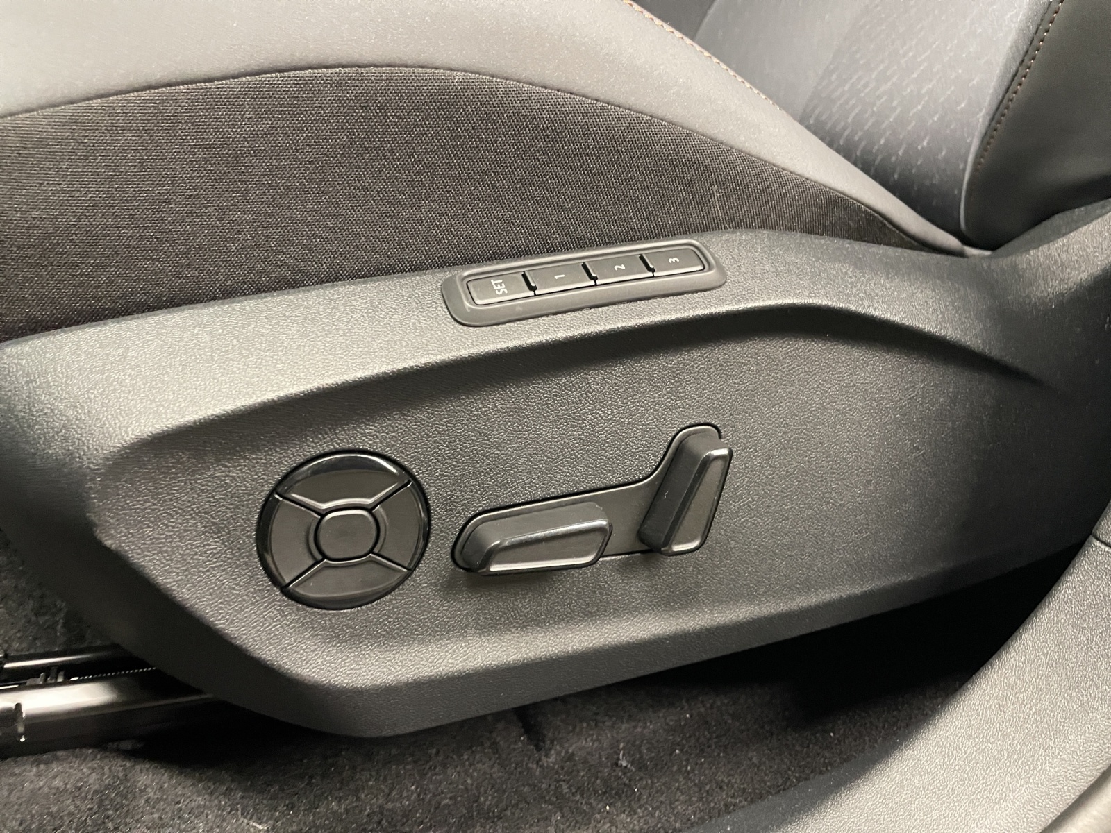CUPRA Raval 52 kWh Dynamic-image-15