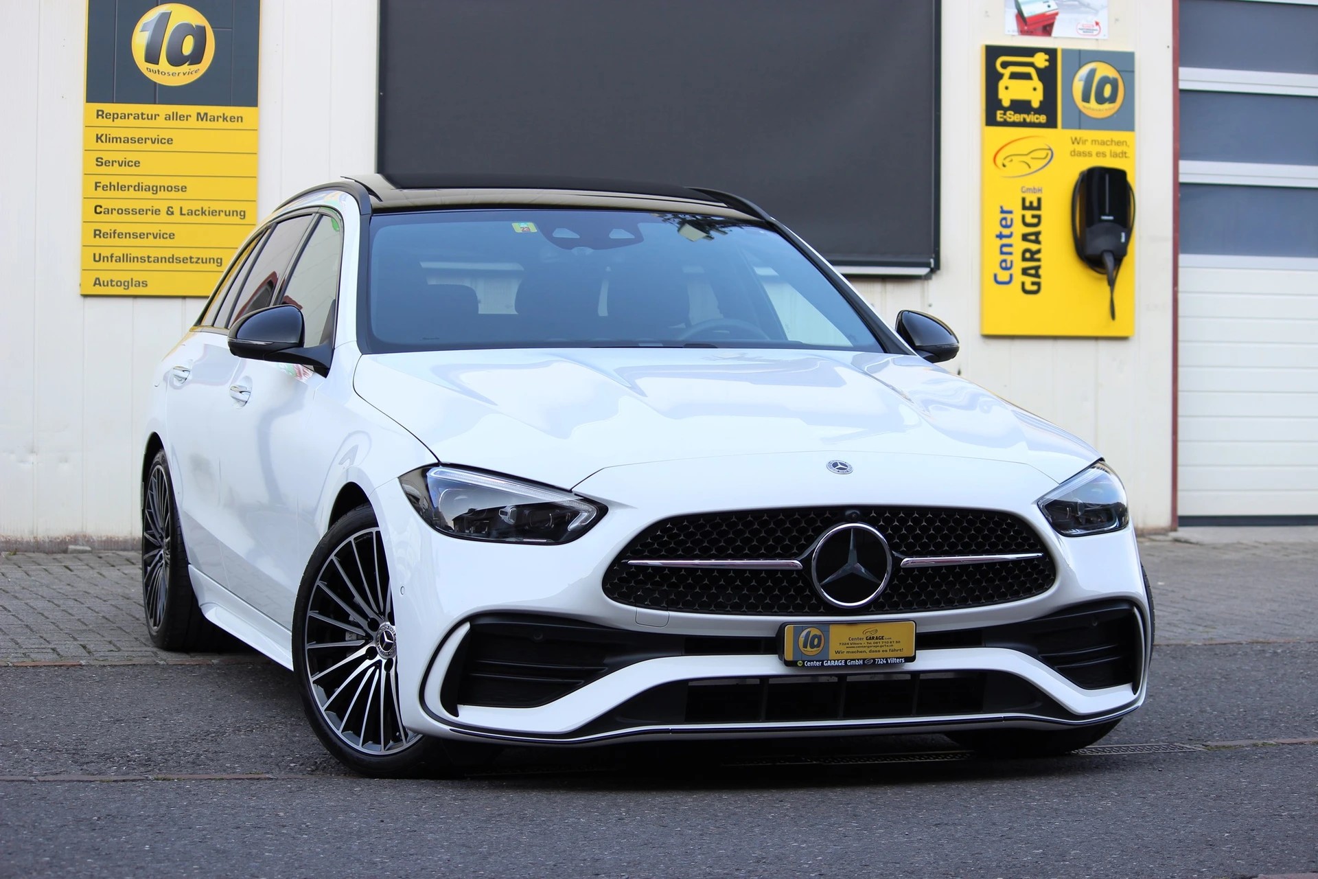 MERCEDES-BENZ C 300 T 4Matic AMG Line-showroom-element-1