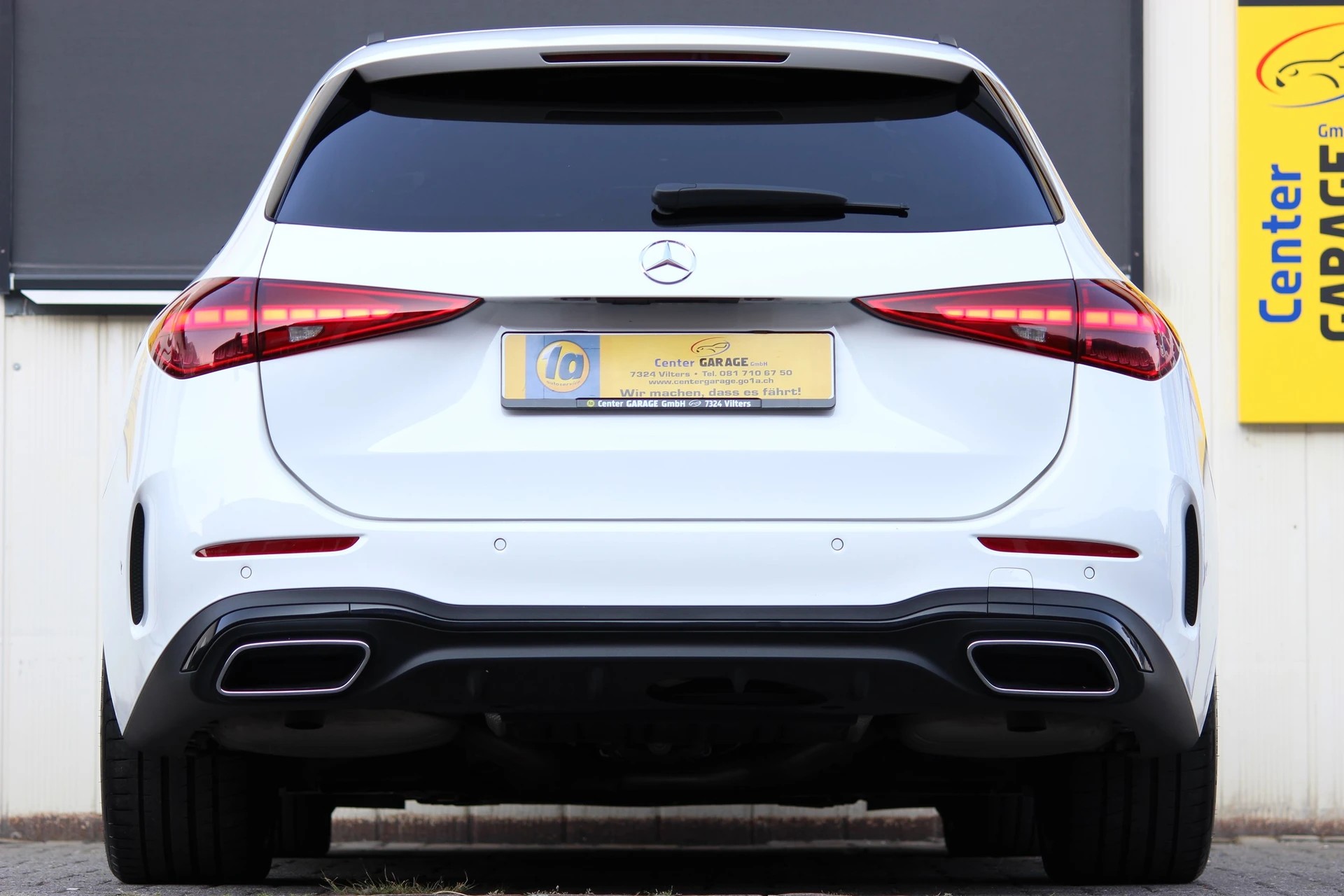 MERCEDES-BENZ C 300 T 4Matic AMG Line-image-4