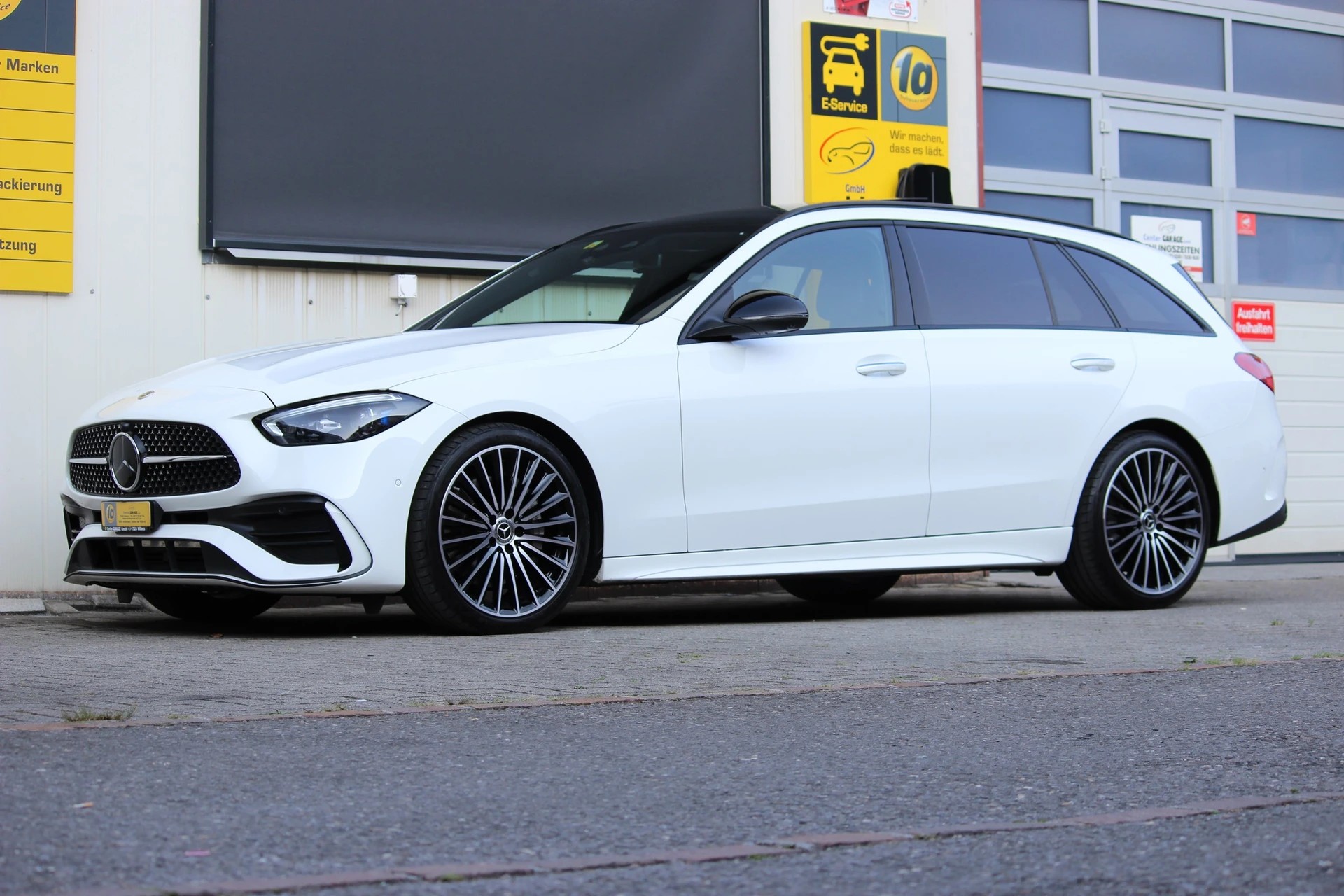 MERCEDES-BENZ C 300 T 4Matic AMG Line-image-8