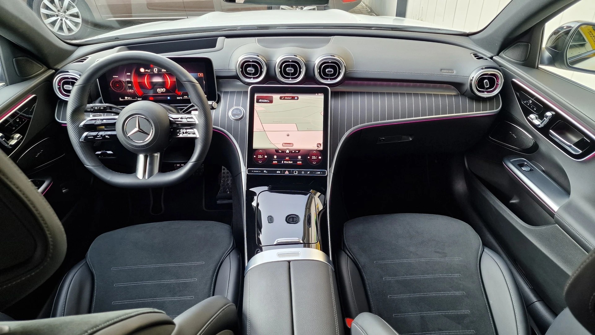 MERCEDES-BENZ C 300 T 4Matic AMG Line-image-9