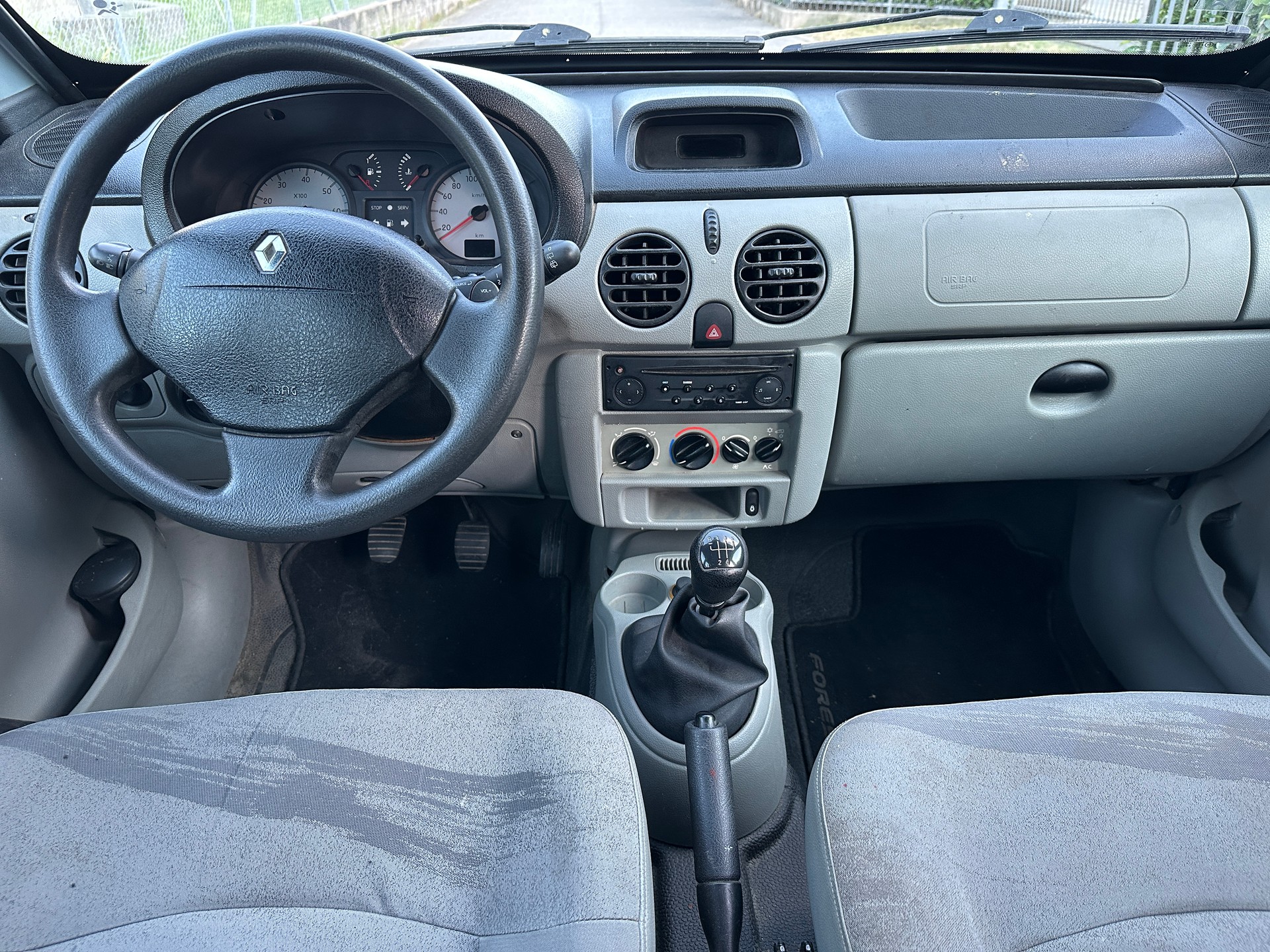 RENAULT Kangoo 1.6 16V Privilège-image-11