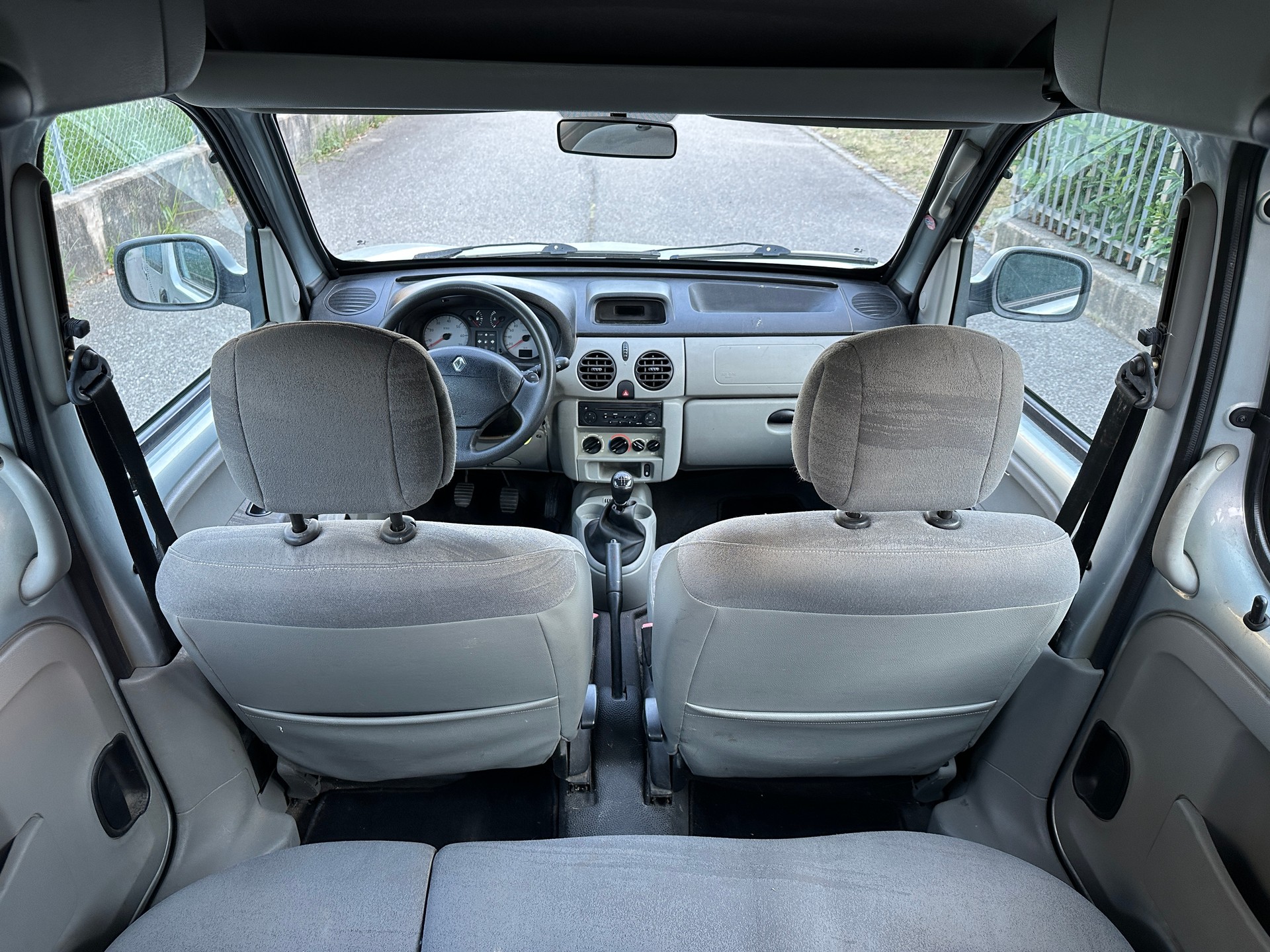RENAULT Kangoo 1.6 16V Privilège-image-9