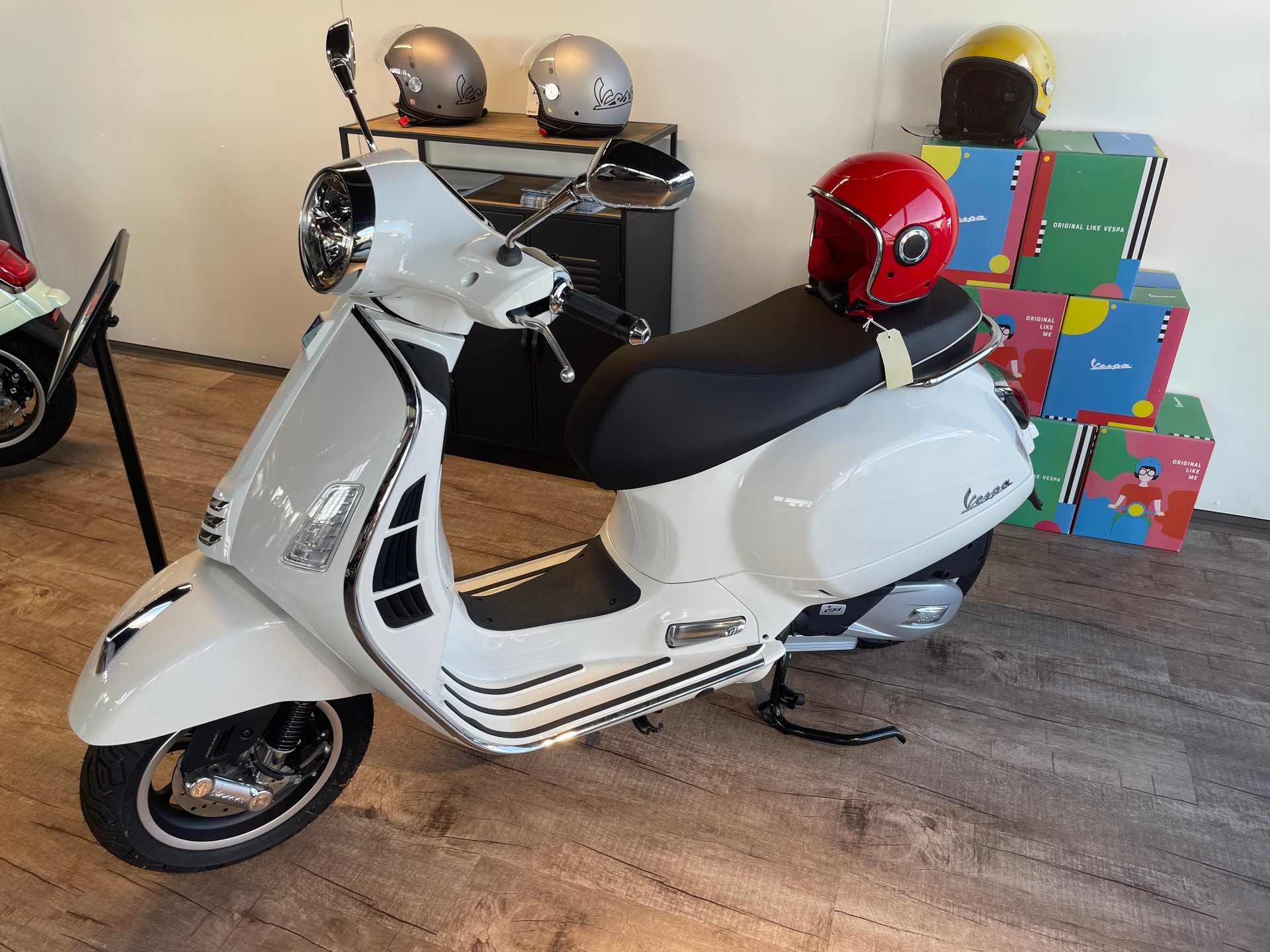 PIAGGIO Vespa GTS 310 Super Tech RST Euro 5+-image-1