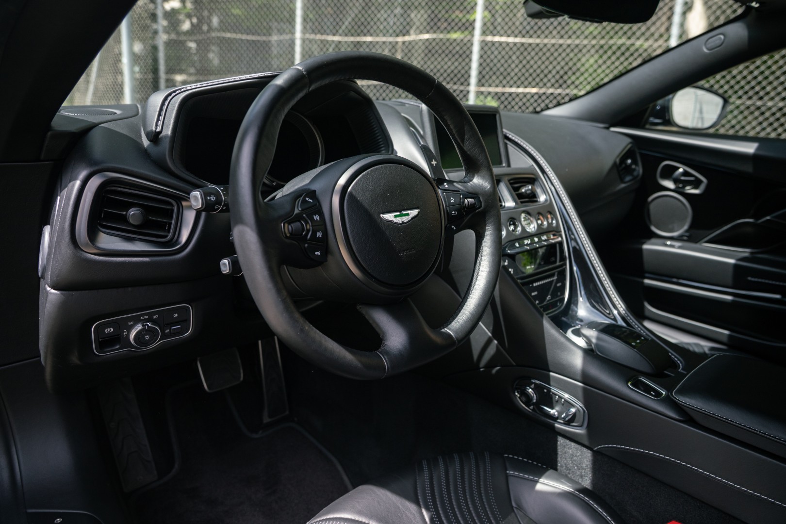 ASTON MARTIN DB11 V12 Touchtronic 3 AMR-image-14