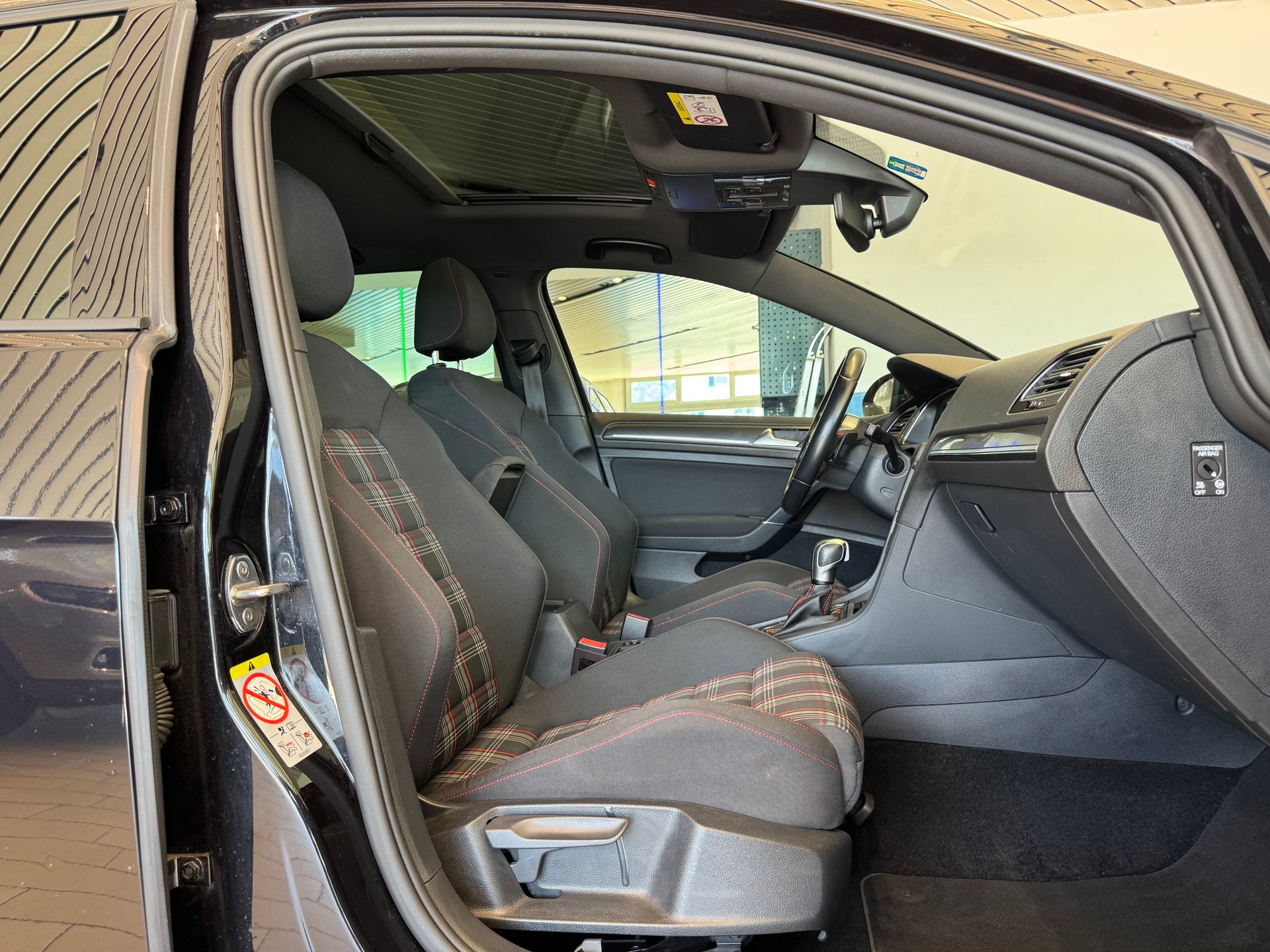 VW Golf 2.0 TSI GTI Performance DSG-image-7