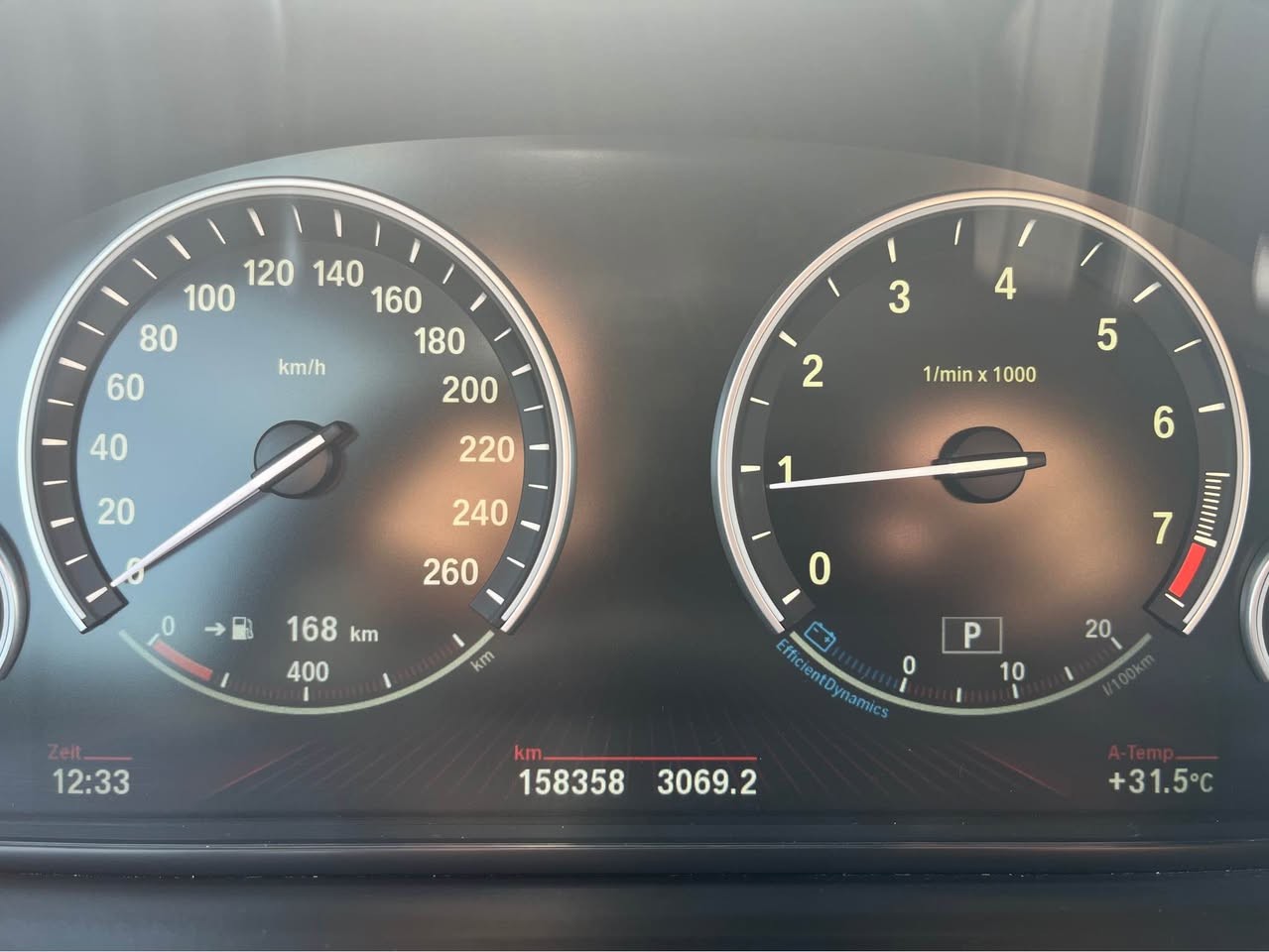 BMW 528i xDrive Steptronic-image-11