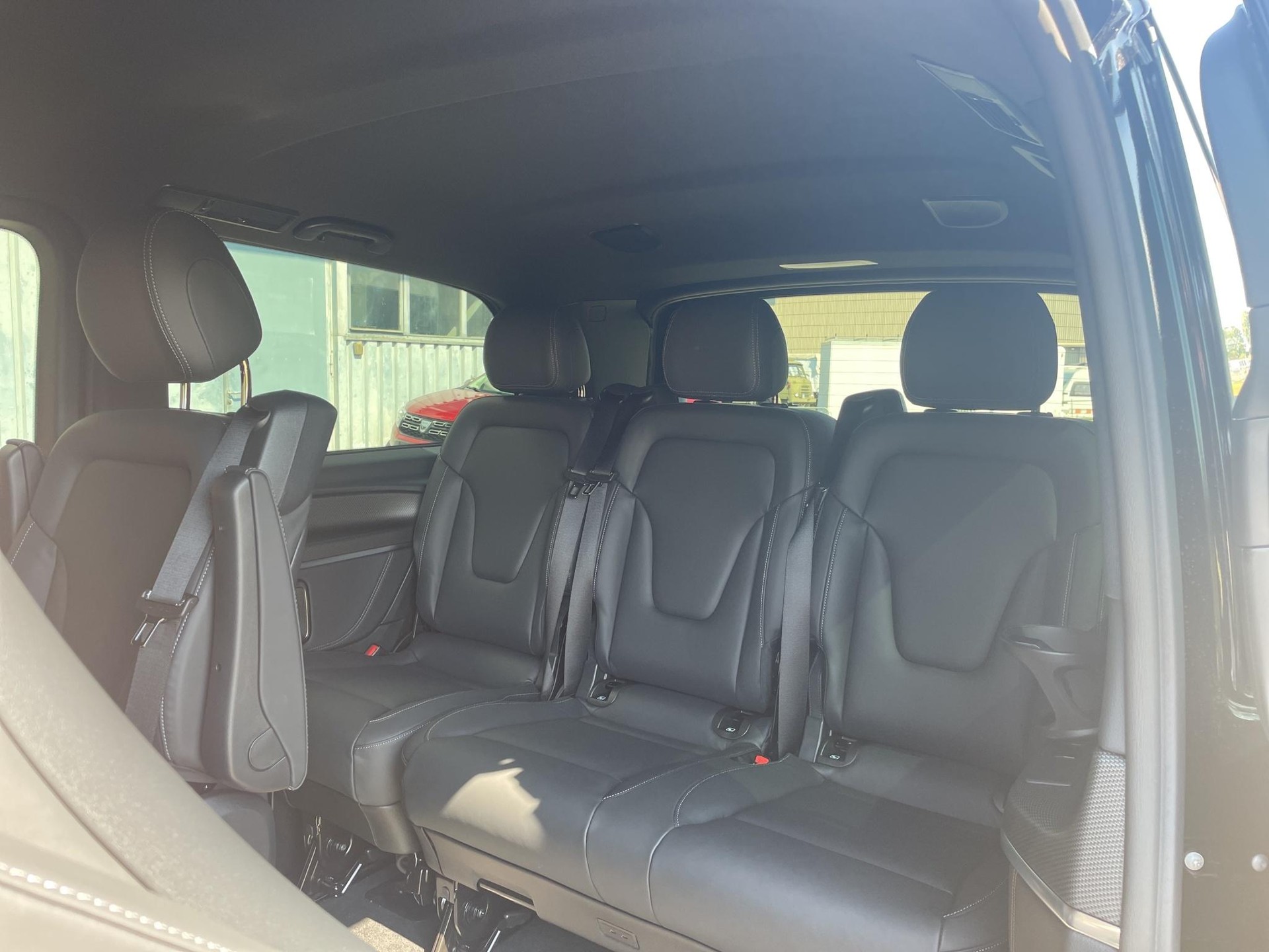 MERCEDES-BENZ V 300 d Swiss Ed. lang 4matic Van-image-20