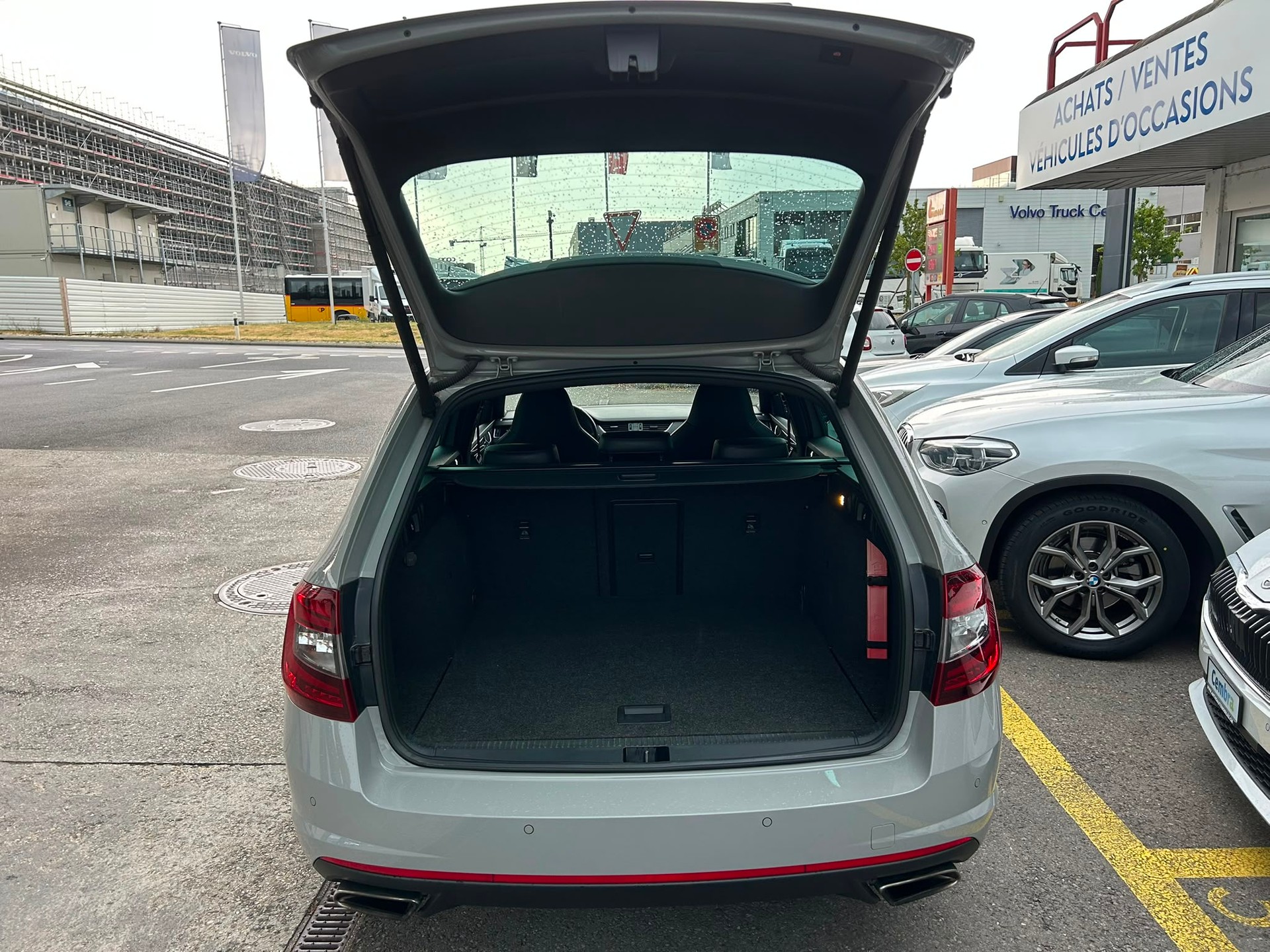 SKODA Octavia Combi 2.0 TSI RS DSG-image-4